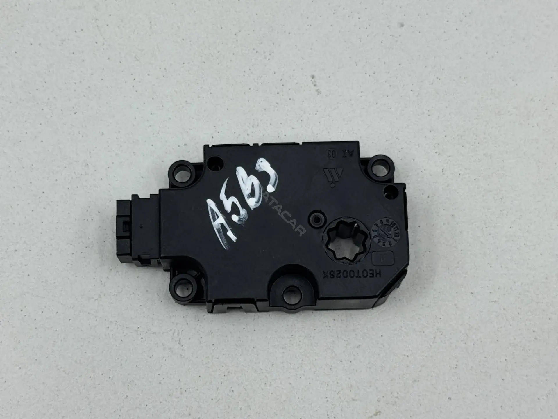 Мотор заслонки печки ET416003, HEUT0045K, ZBAT0084D03