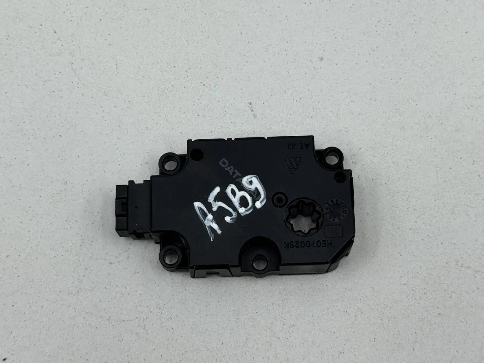 Мотор заслонки печки ET416003, HEUT0045K, ZBAT0084D03