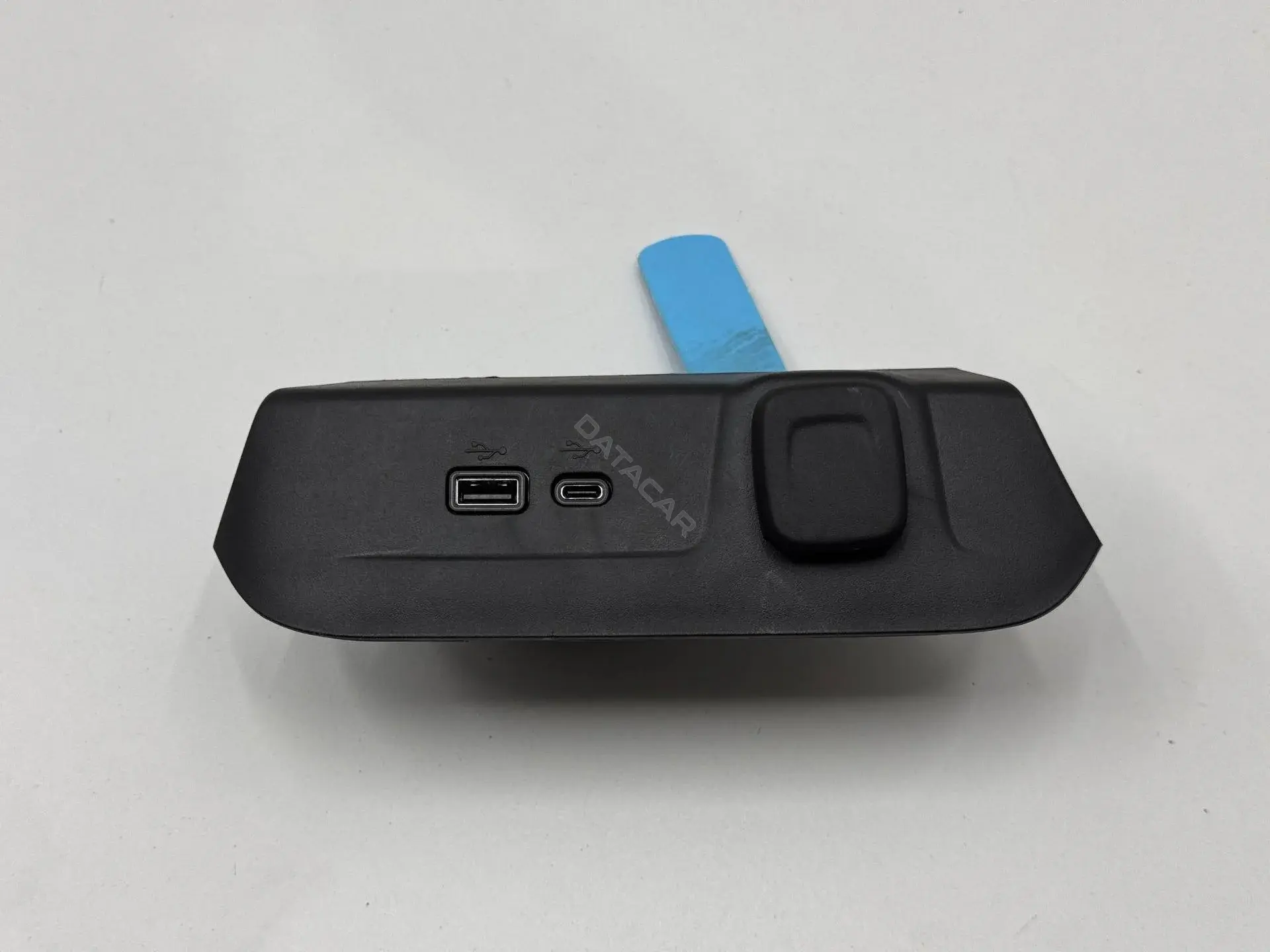 Разъем AUX / USB 13549941, 13555488, 13561808