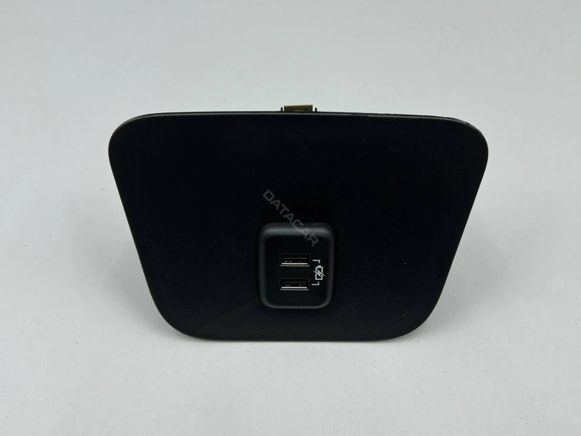 Разъем AUX / USB 13539082, 23386234