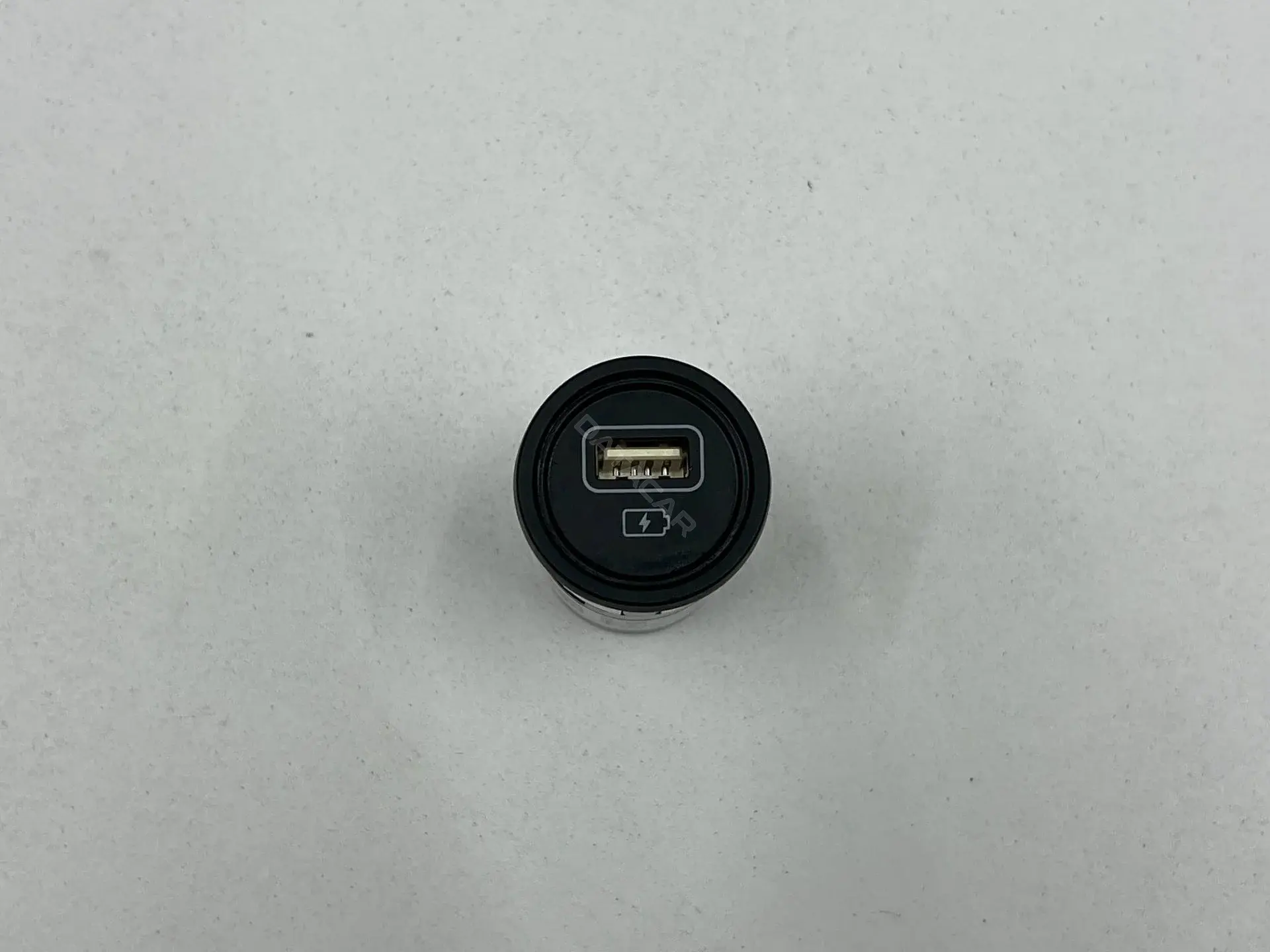 Разъем AUX / USB 96125L2200