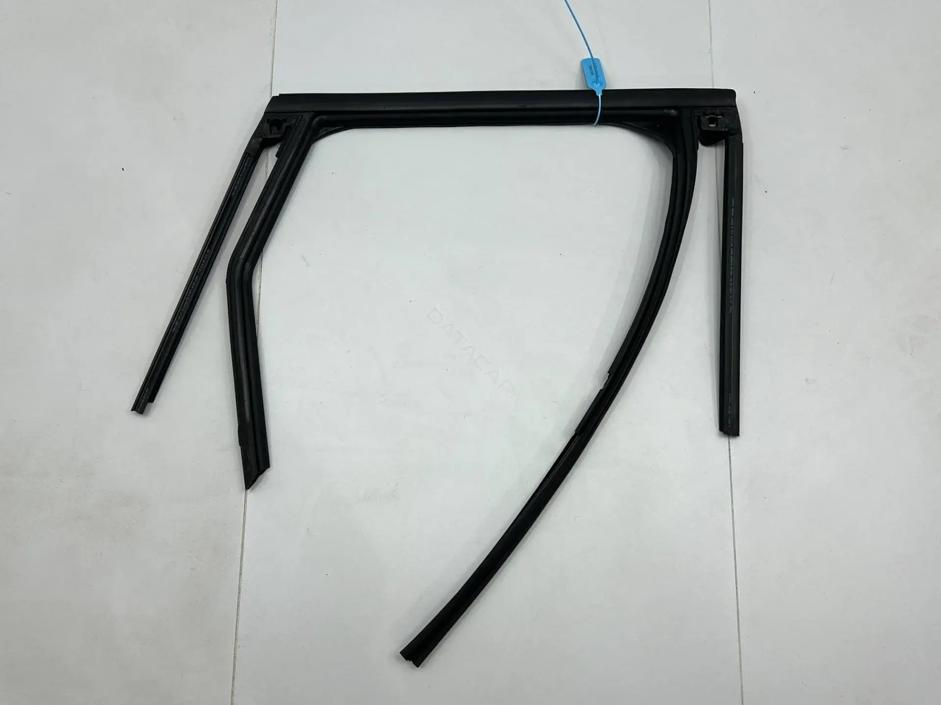 Уплотнитель двери M1PBS2154011AN