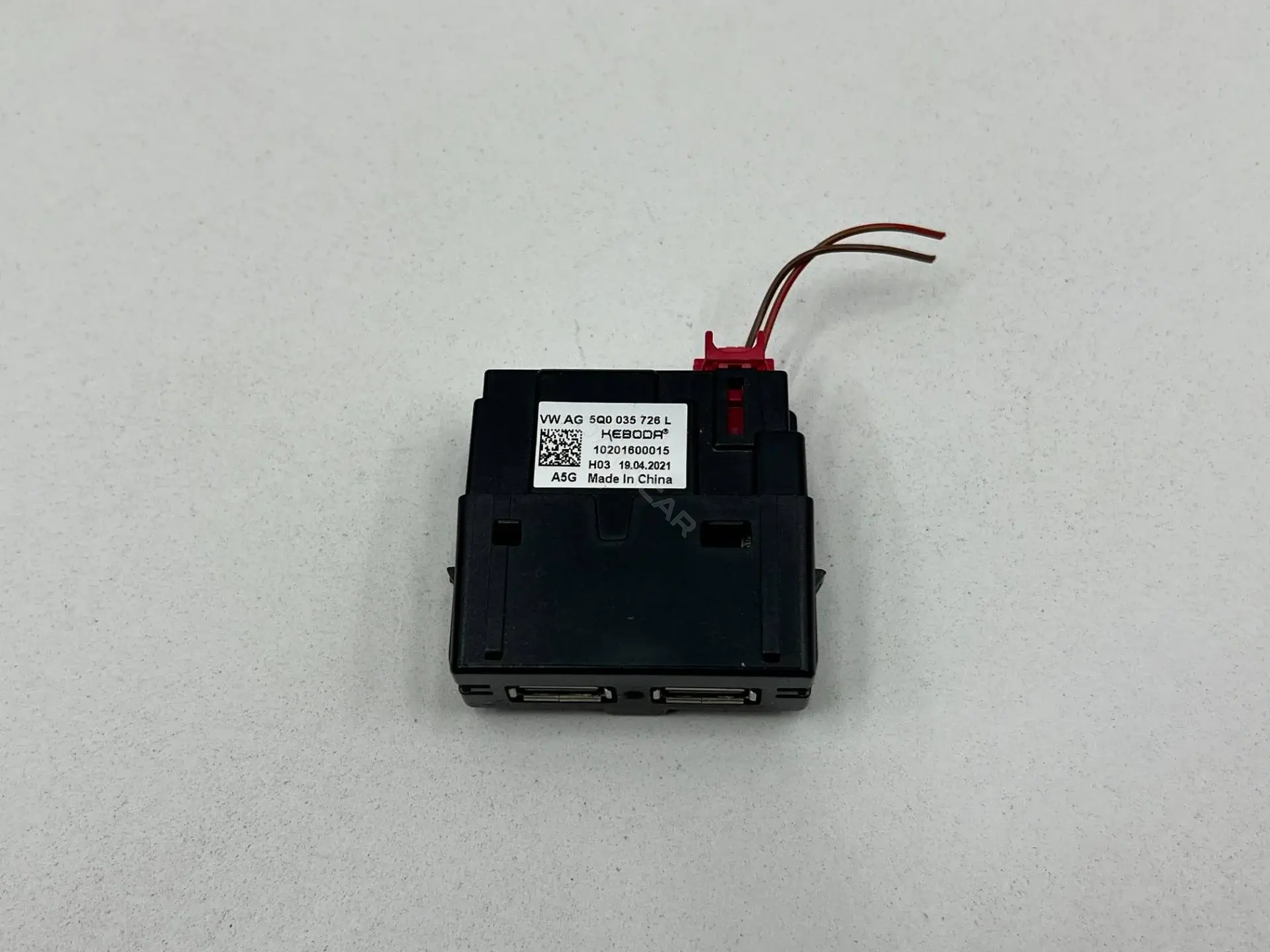 Разъем AUX / USB 5Q0035726L