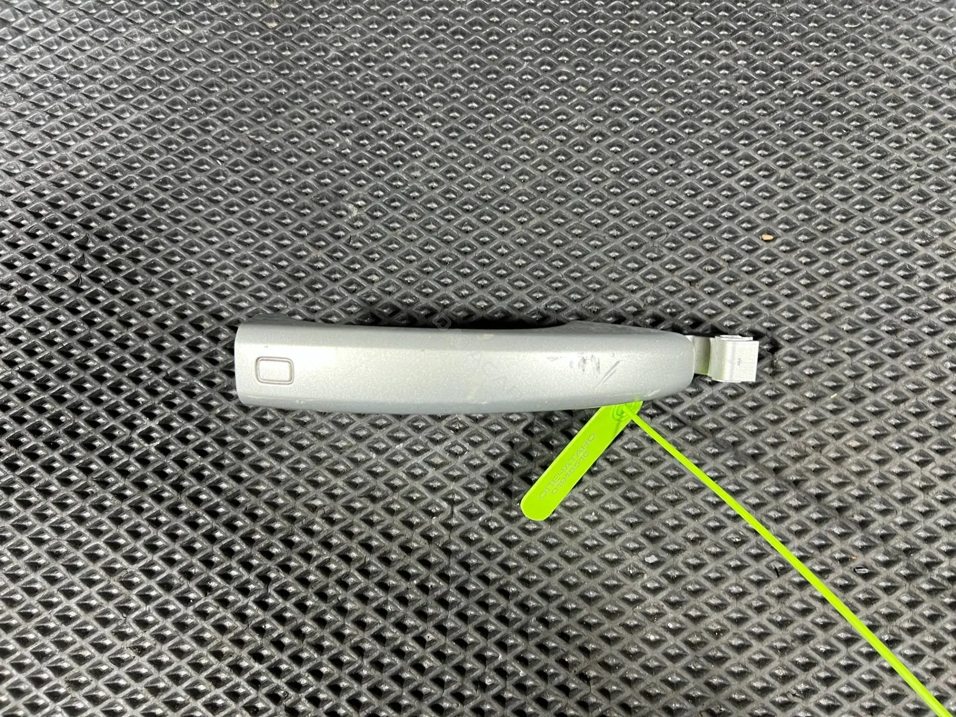 Ручка двери 8T0837205A