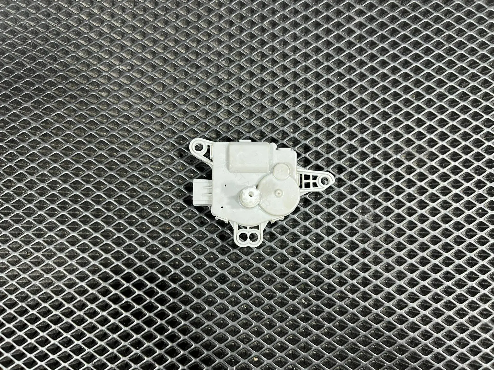 Мотор заслонки печки EA1F1-DN8AB02