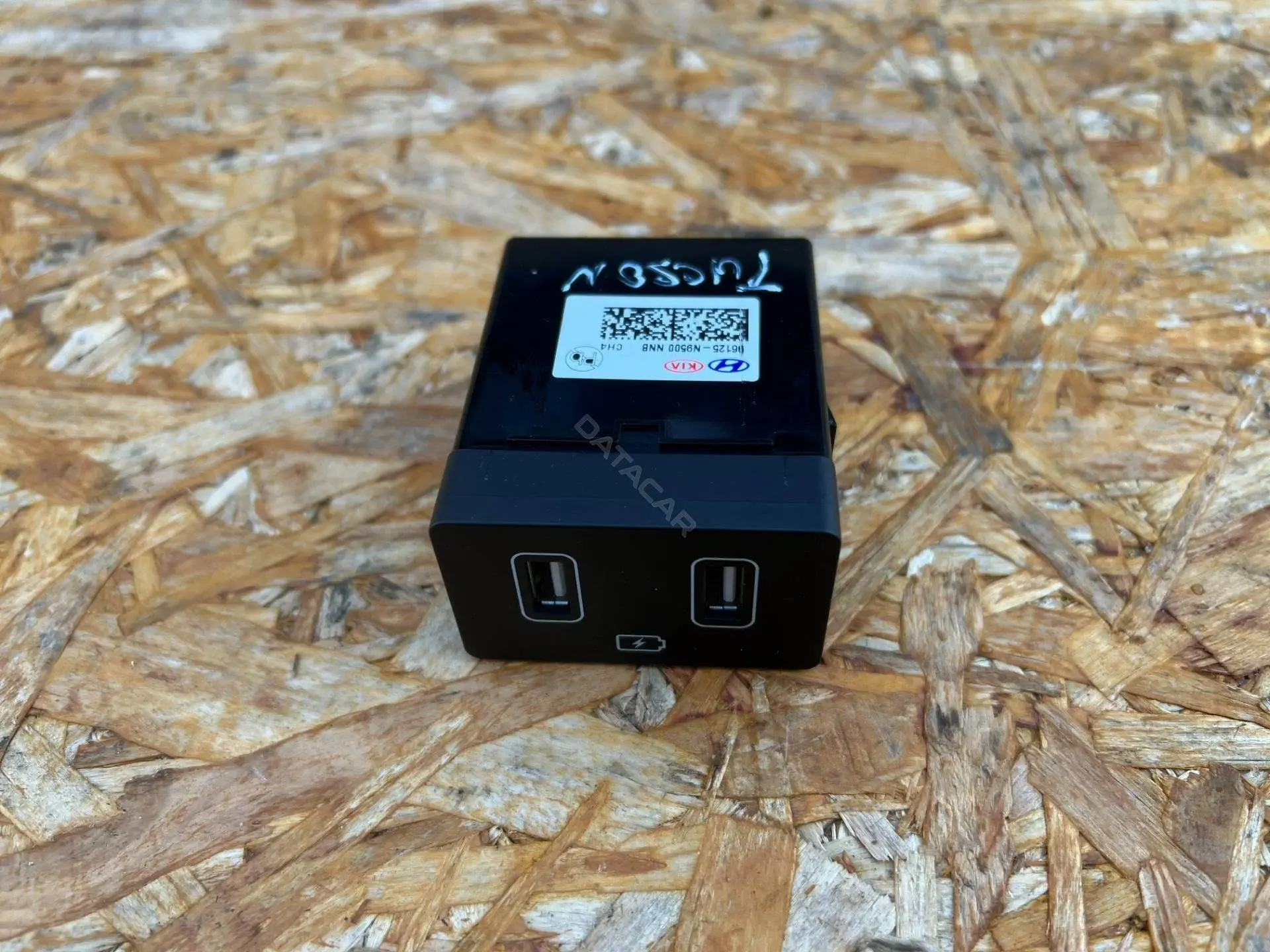 Разъем AUX / USB 96125-N9500