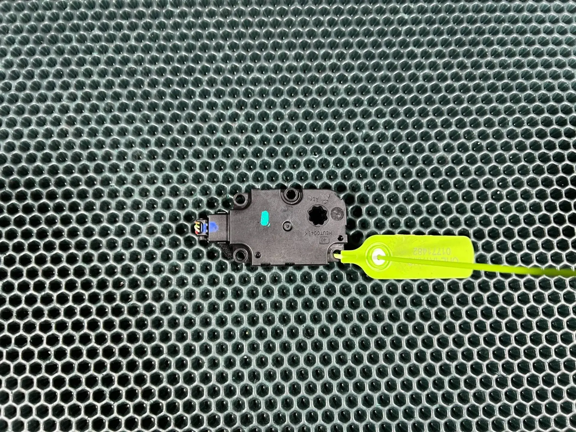 Мотор заслонки печки ET416004, HEUT0045K, ZBAT0084D04