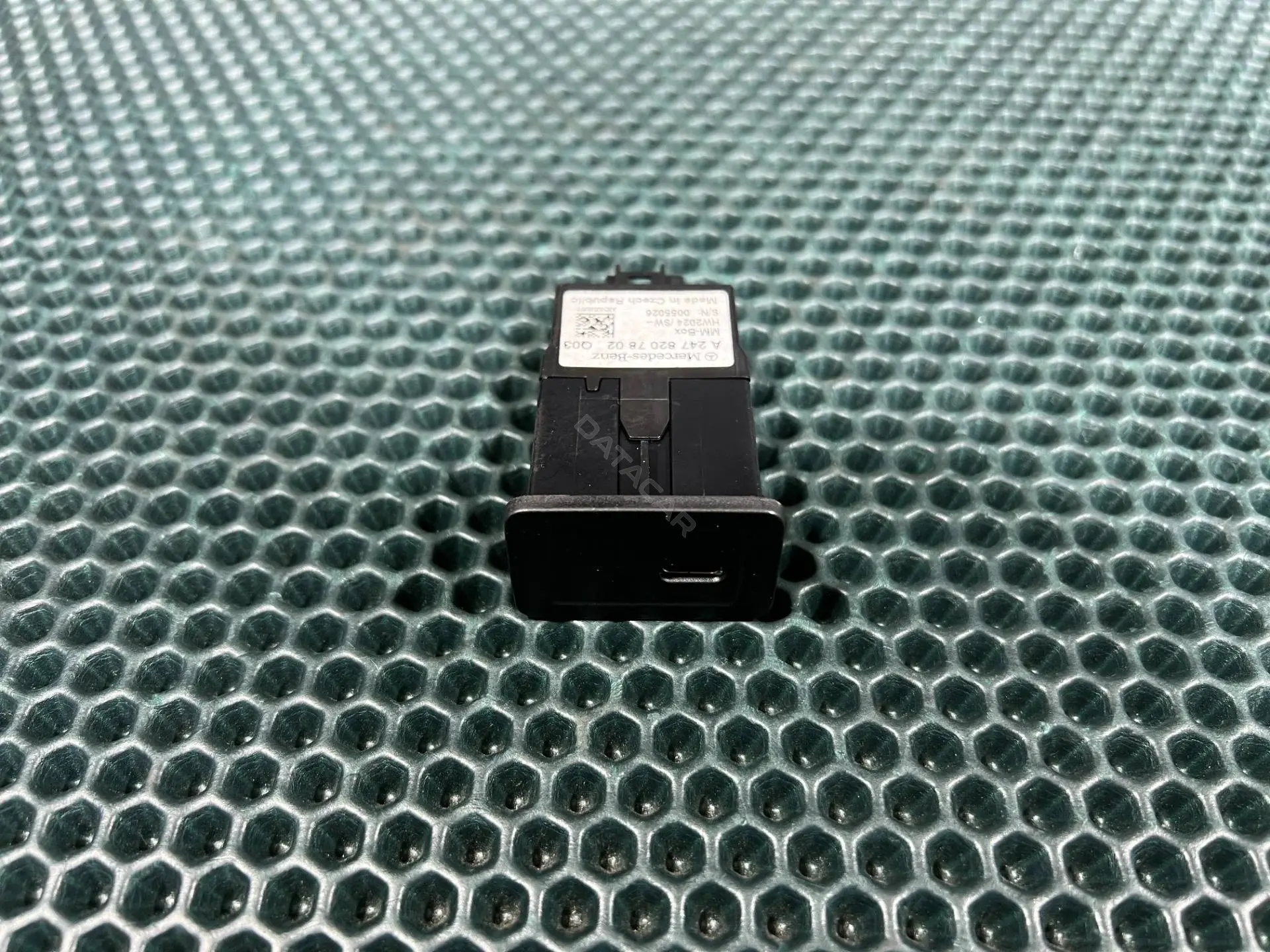Разъем AUX / USB A2478207802