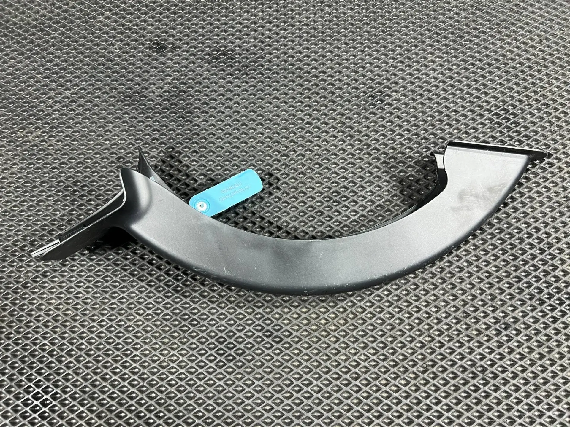 Петля крышки багажника 81911-G9100