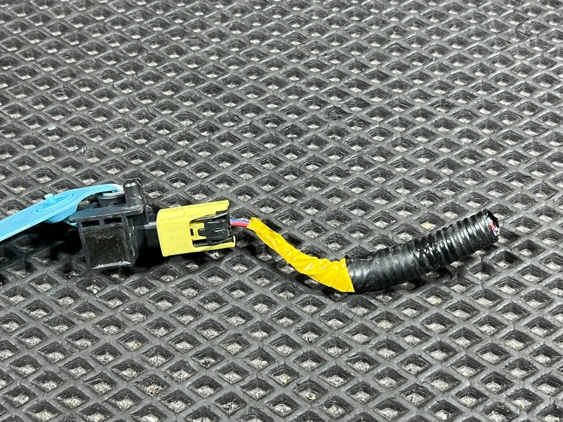 Датчик удара 95920-J5000
