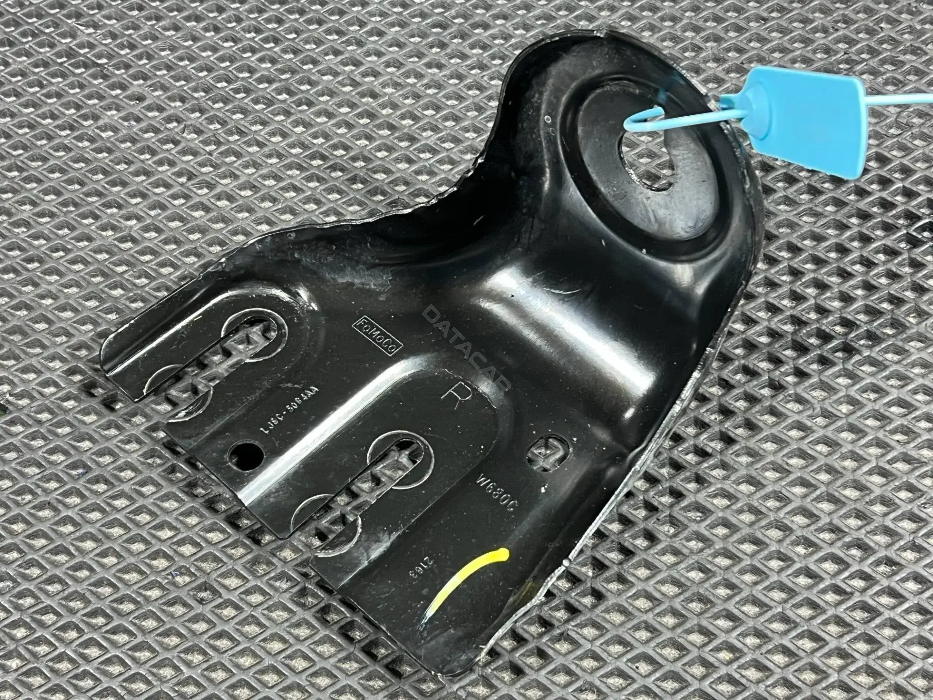 Кронштейн крепления балки подвески LJ9C5084AA