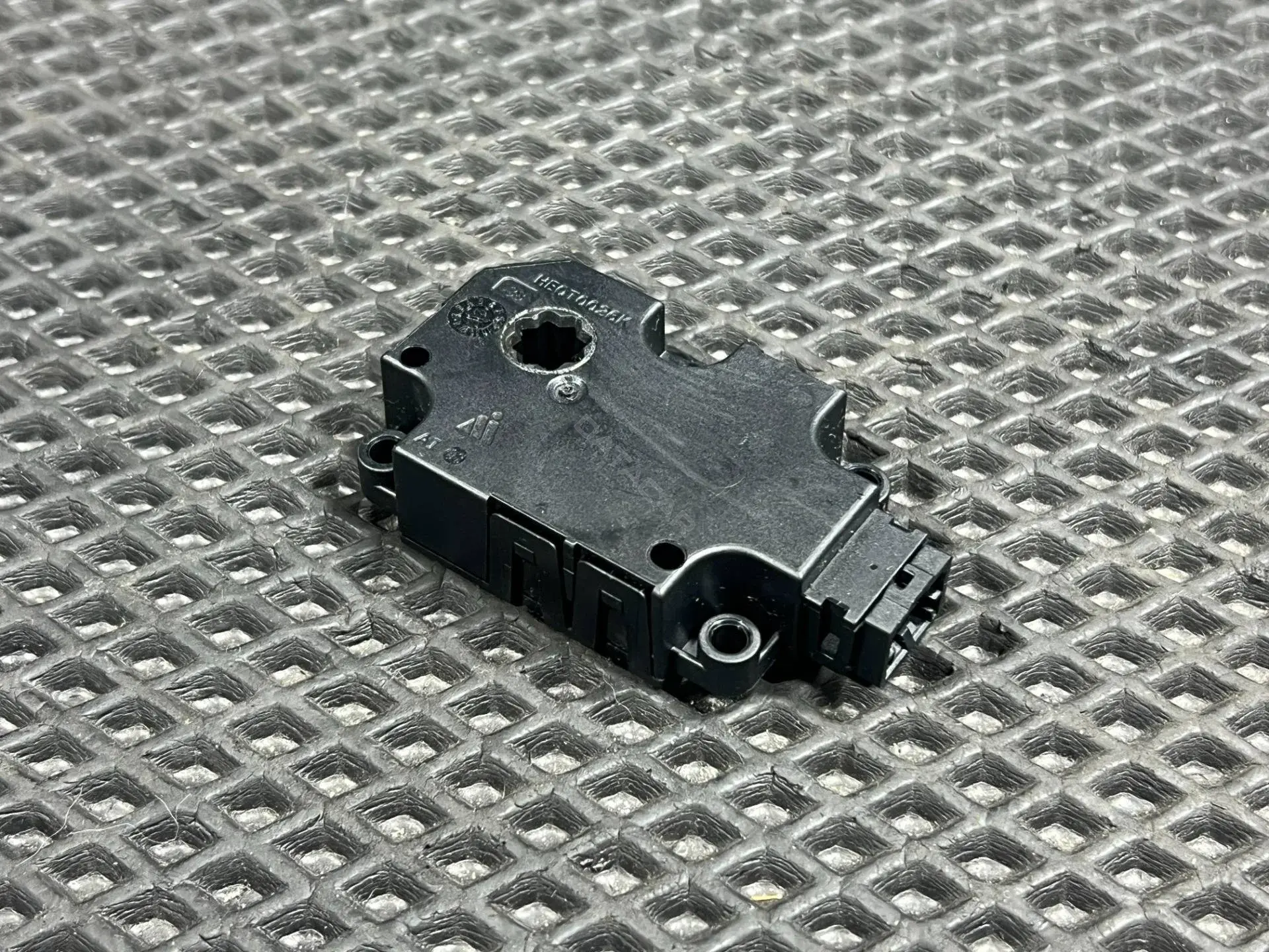 Мотор заслонки печки ZBAT0084D03