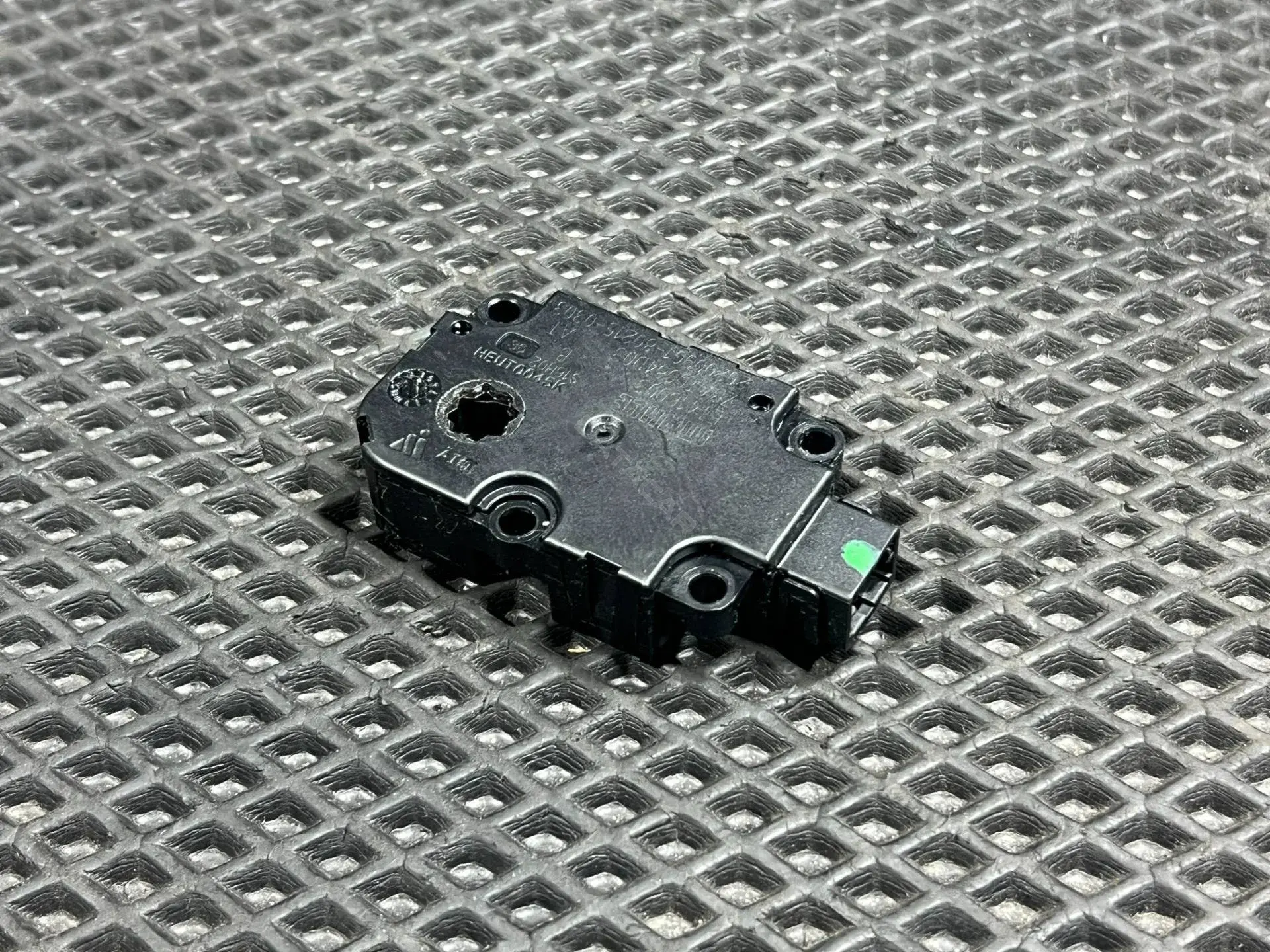 Мотор заслонки печки ZBAT0084D03