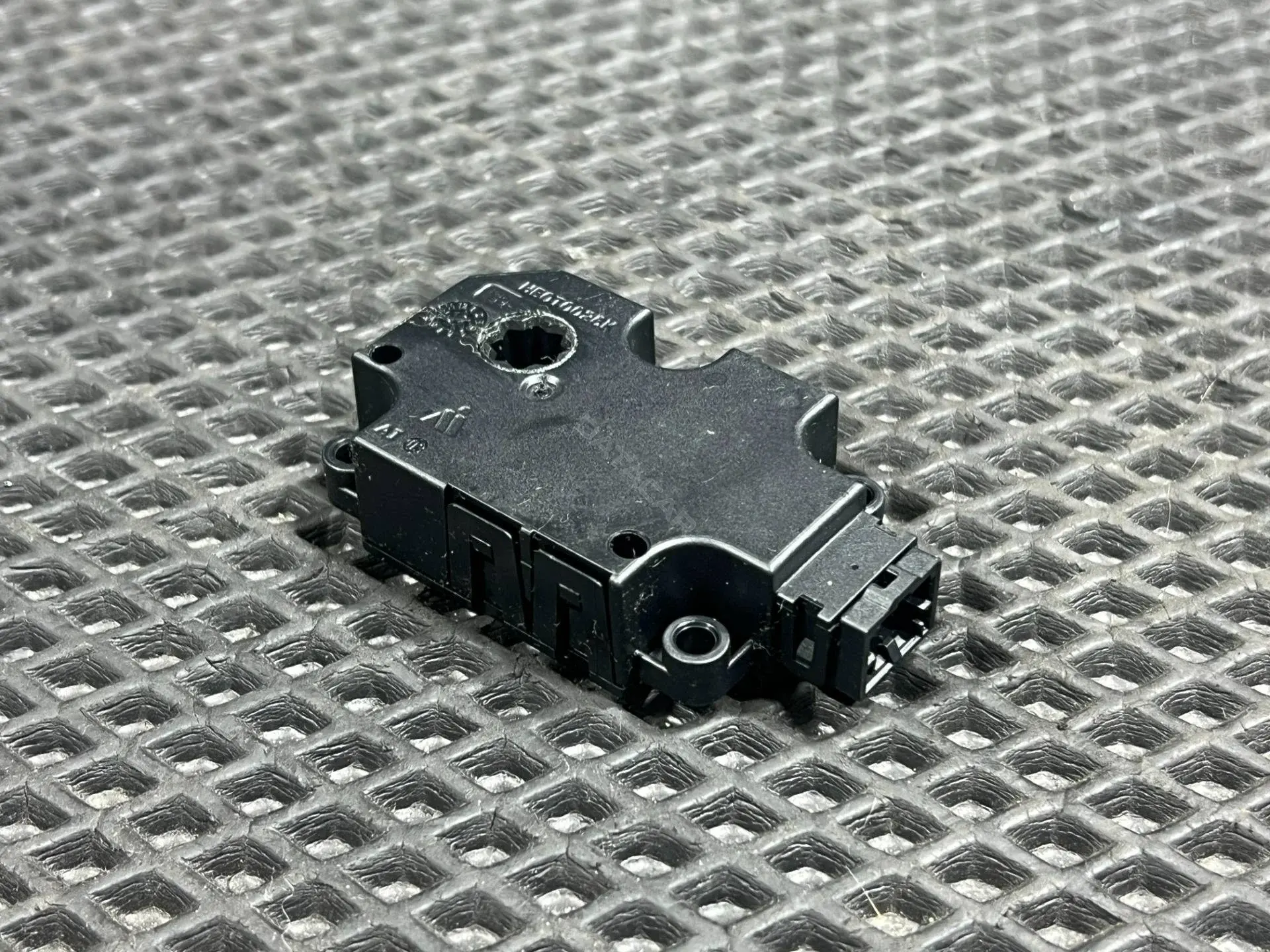 Мотор заслонки печки ZBAT0084D03