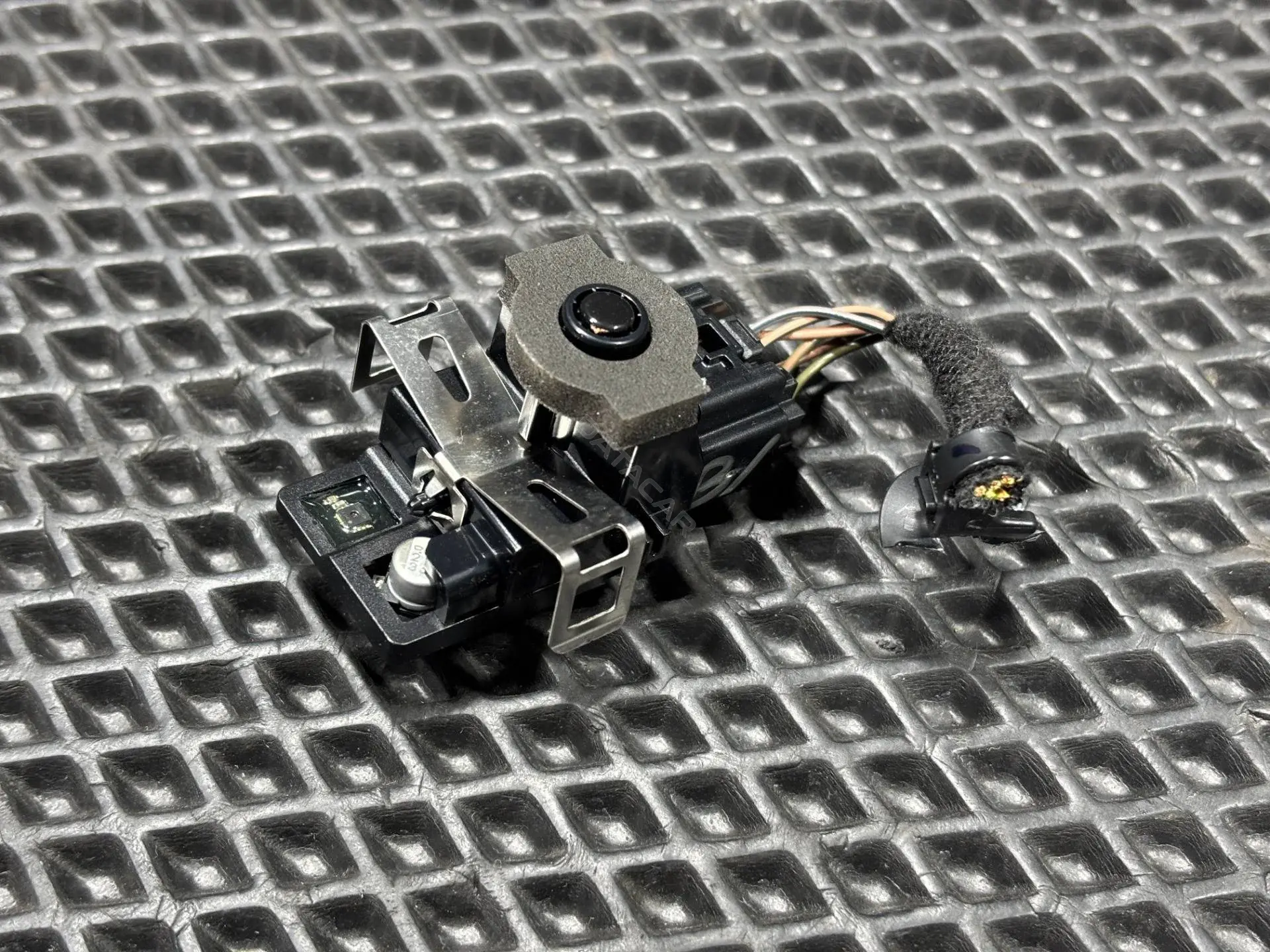 Датчик температуры охлаждающей жидкости ML3H-19E907-AA