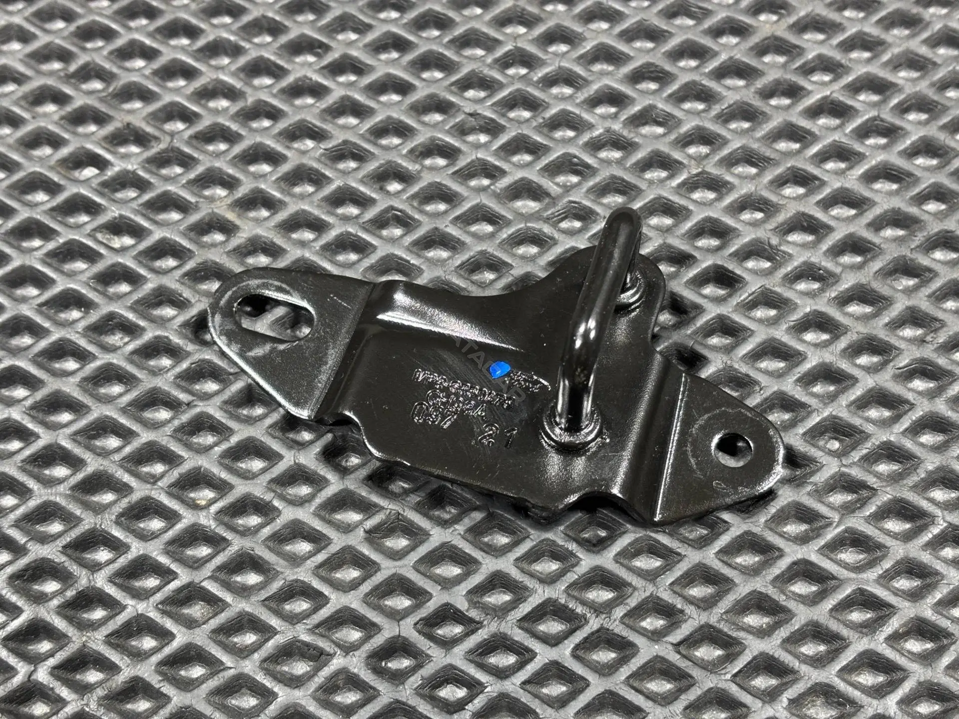 Петля крышки багажника M1PB-S550A75, M1PB-S550A75-GH