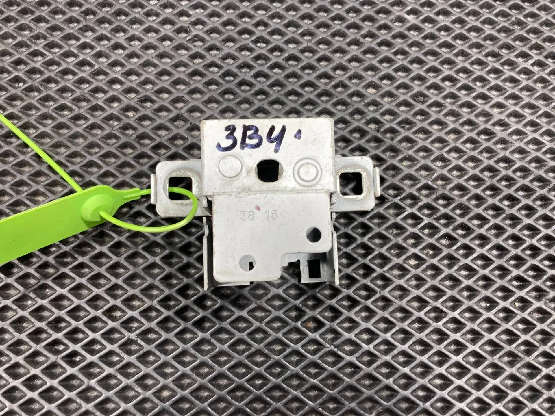 Замок капота 6W8316700AG, C2P15214