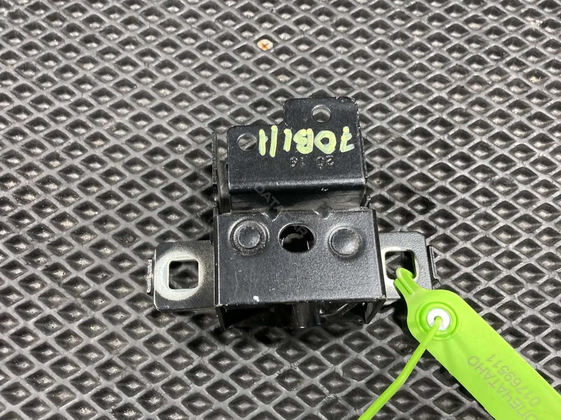 Замок капота 6W8316700AG, C2P15214
