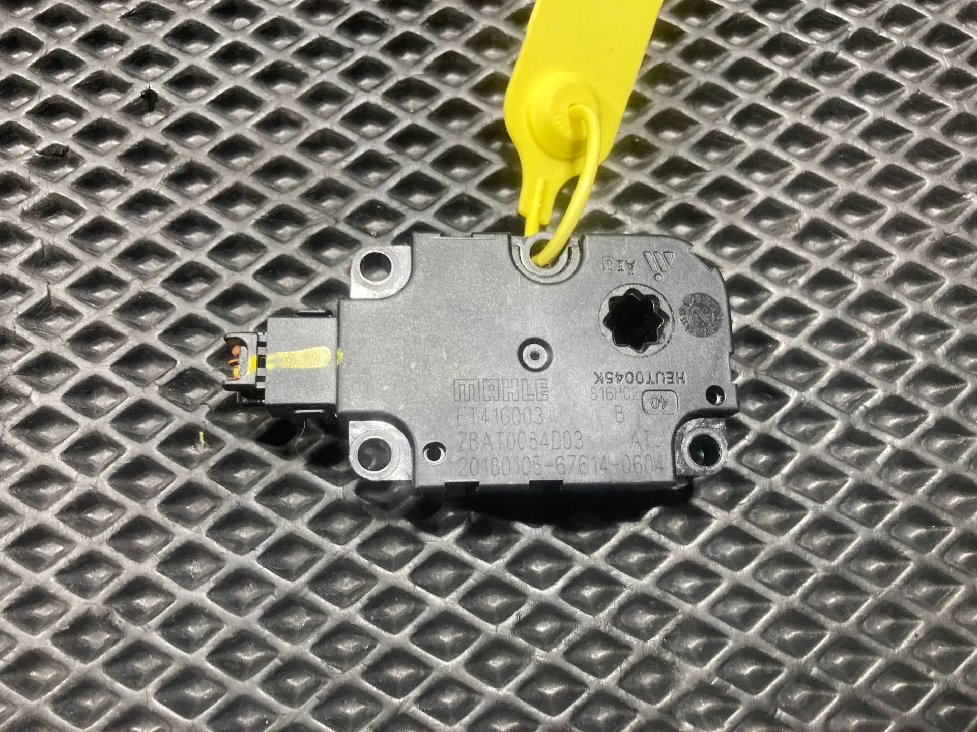Мотор заслонки печки ET416003, ZBAT0084D03