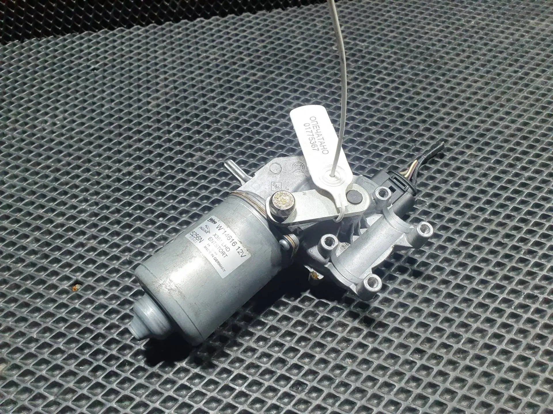 Мотор стеклоочистителя AW93-17500-AB, C2D1401