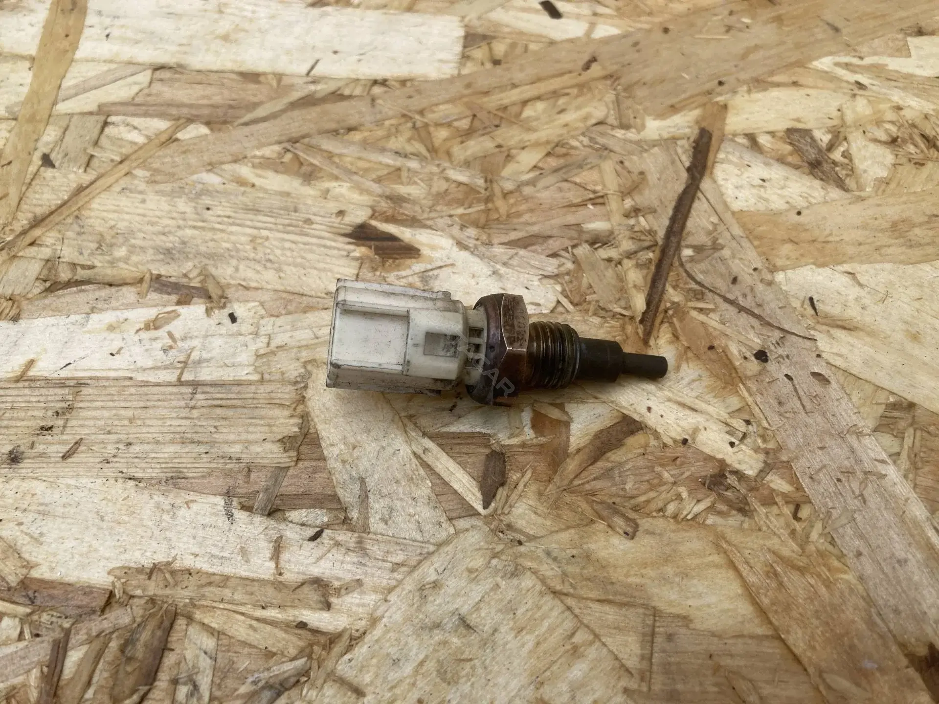 Датчик температуры охлаждающей жидкости 89422-33030