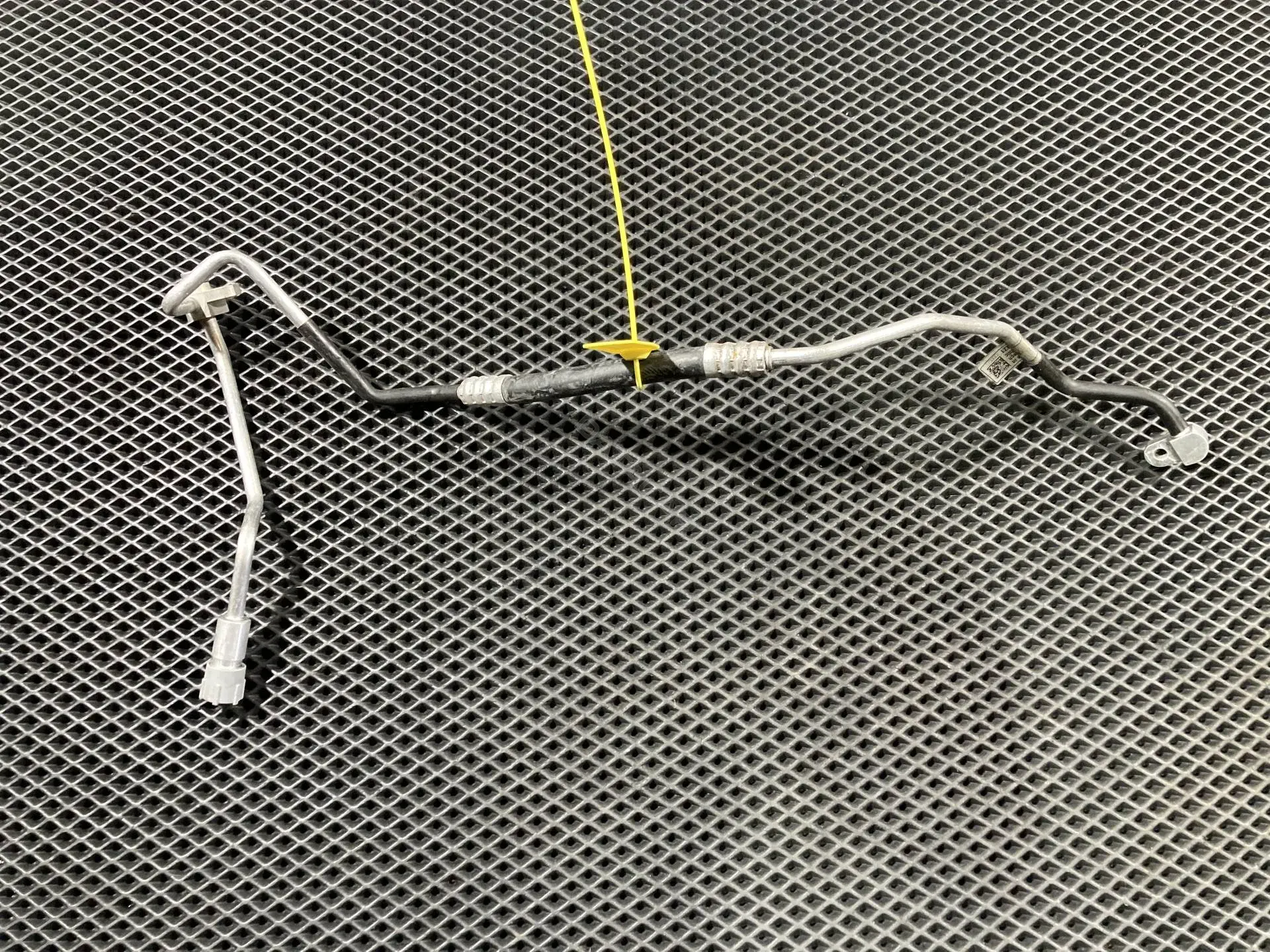 Трубка кондиционера 8W1816720