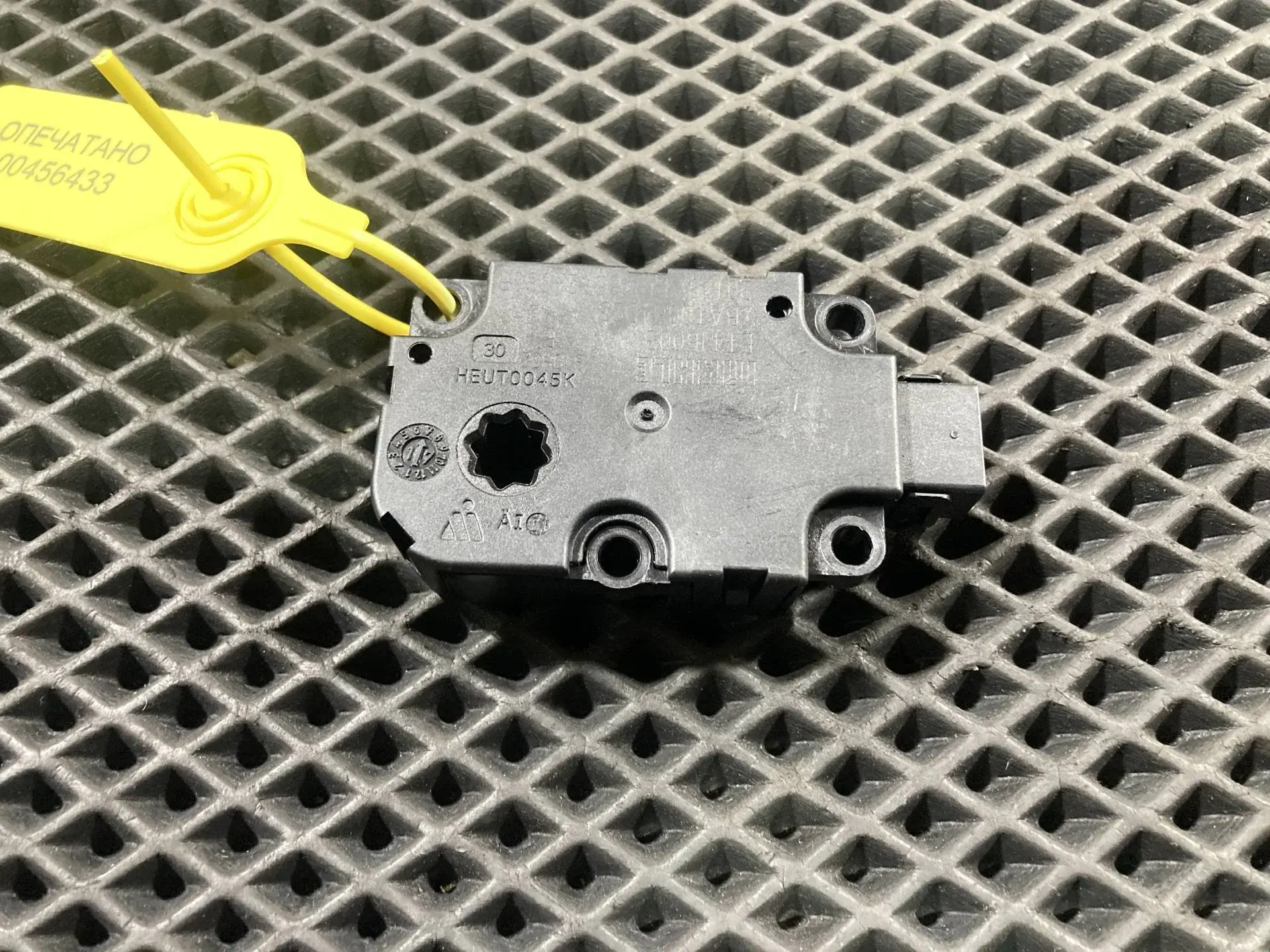 Мотор заслонки печки ET416003, ZBAT0084D03