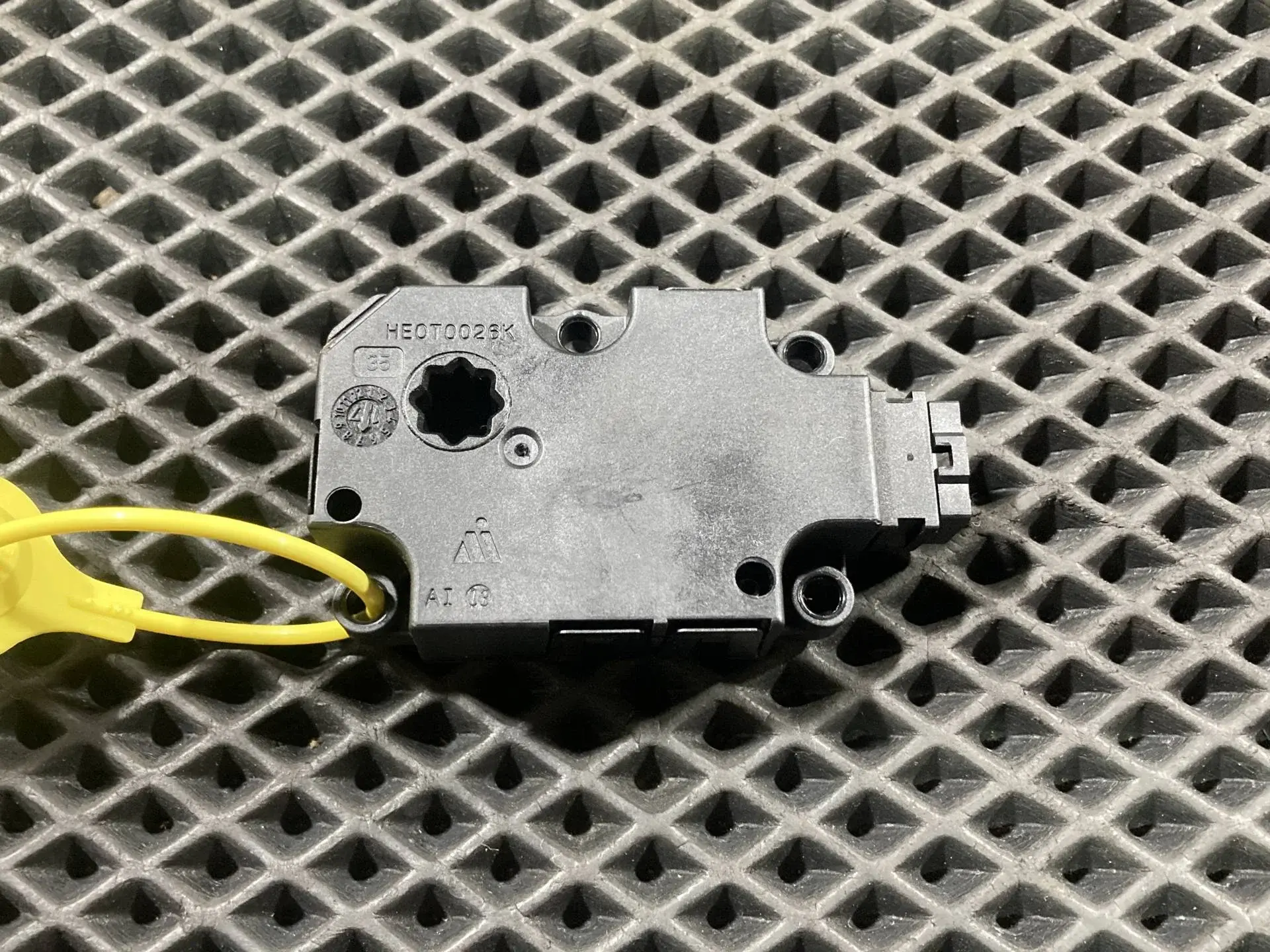 Мотор заслонки печки ET416003, ZBAT0084D03