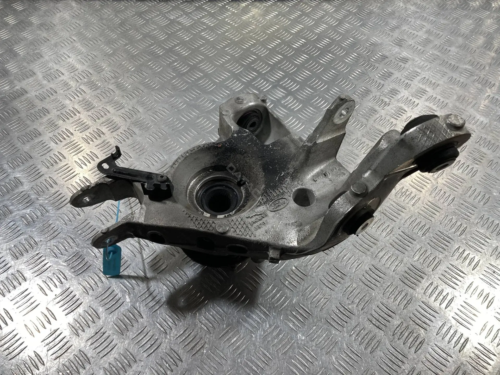 Поворотный кулак GX63-5A970-AF, GX73 1109 CA, T2H24275