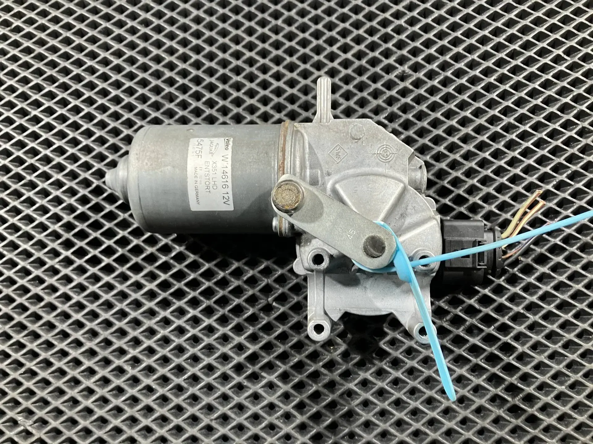 Мотор стеклоочистителя AW93-17500-AB, C2D1401