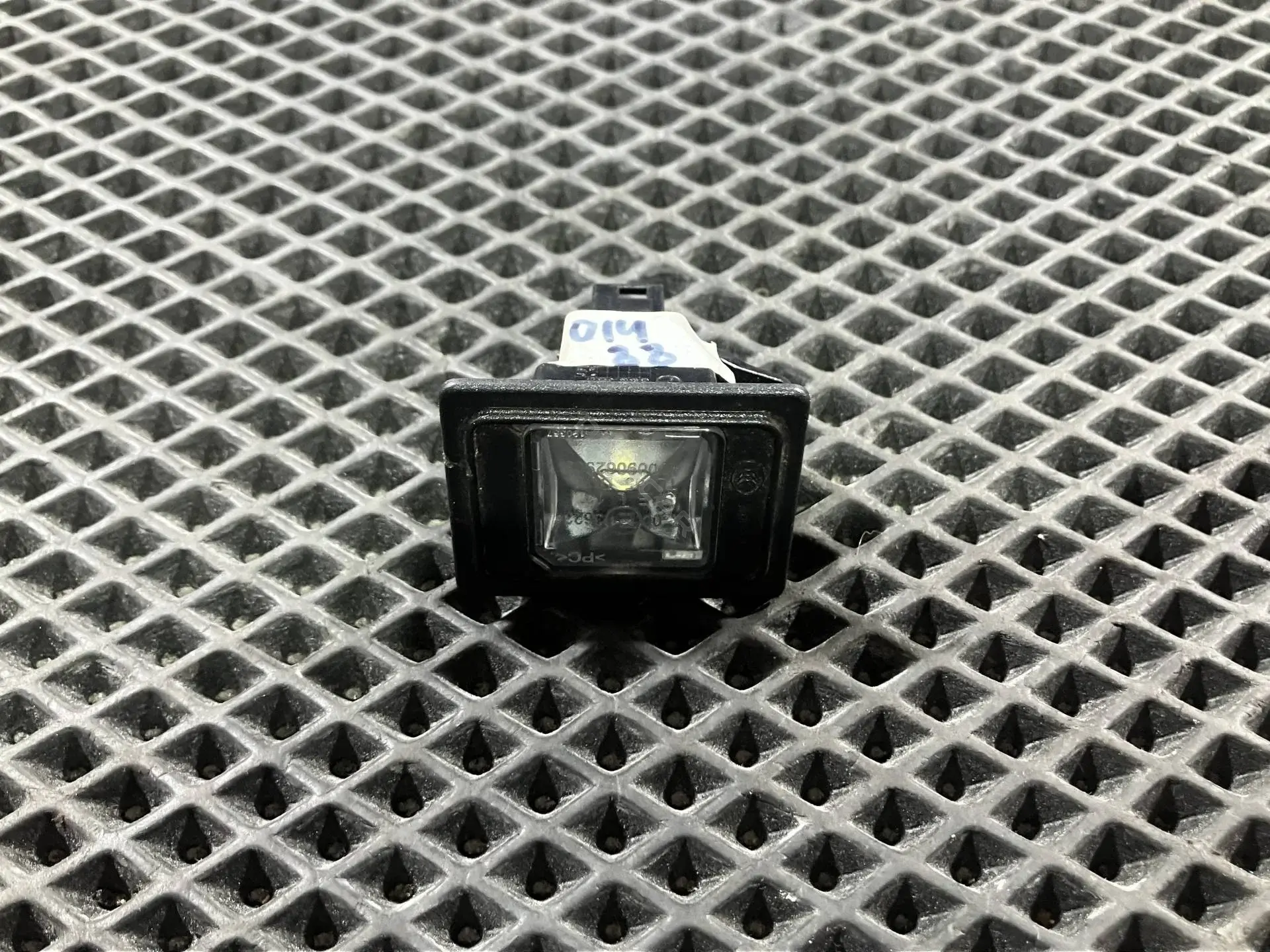 Фонарь подсветки номерного знака A0009062903, A1729061100