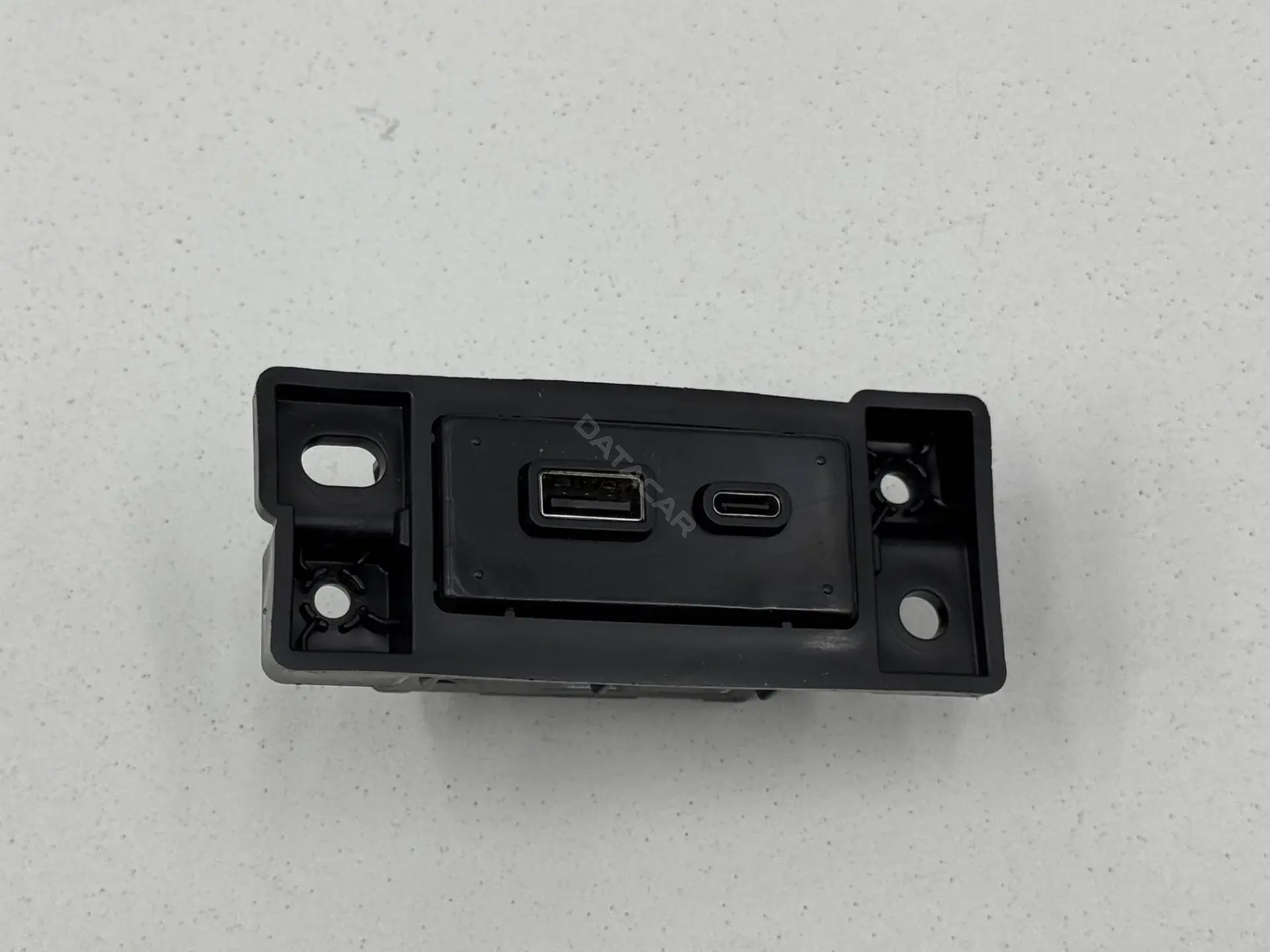 Разъем AUX / USB 13561808, 42771777