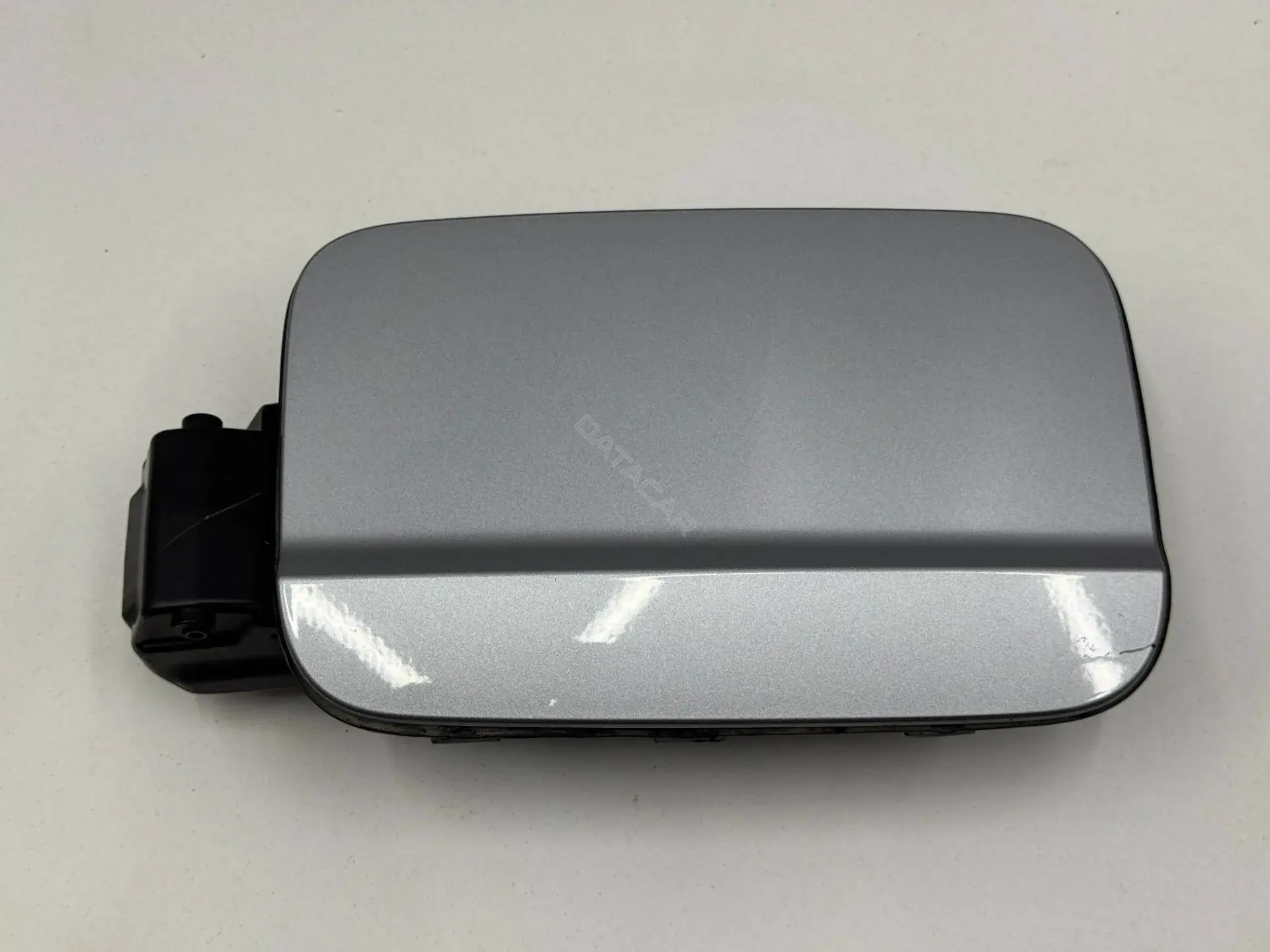 Крышка лючка топливного бака 2GJ809857B, 2GJ809999