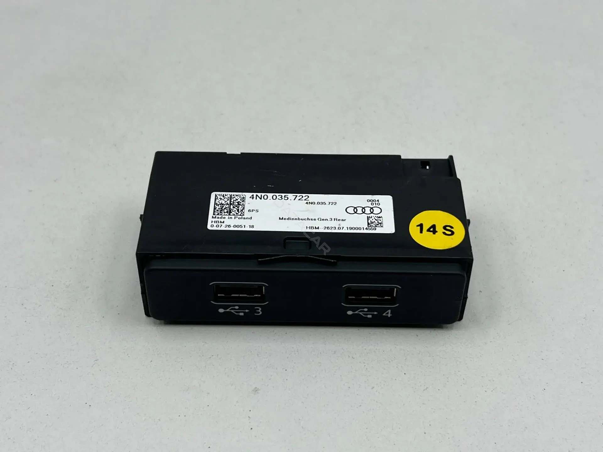 Разъем AUX / USB 4N0035722
