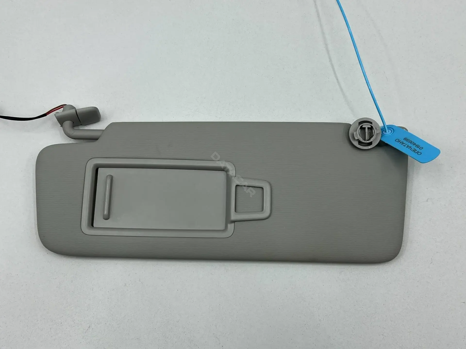 Козырек солнцезащитный 17A857551A, 5G0857561B