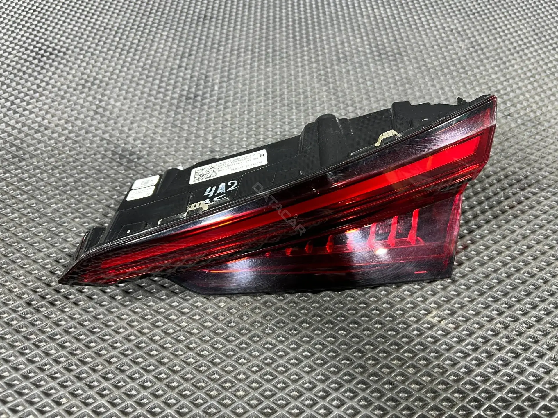 Задние фонари 8W6945094F