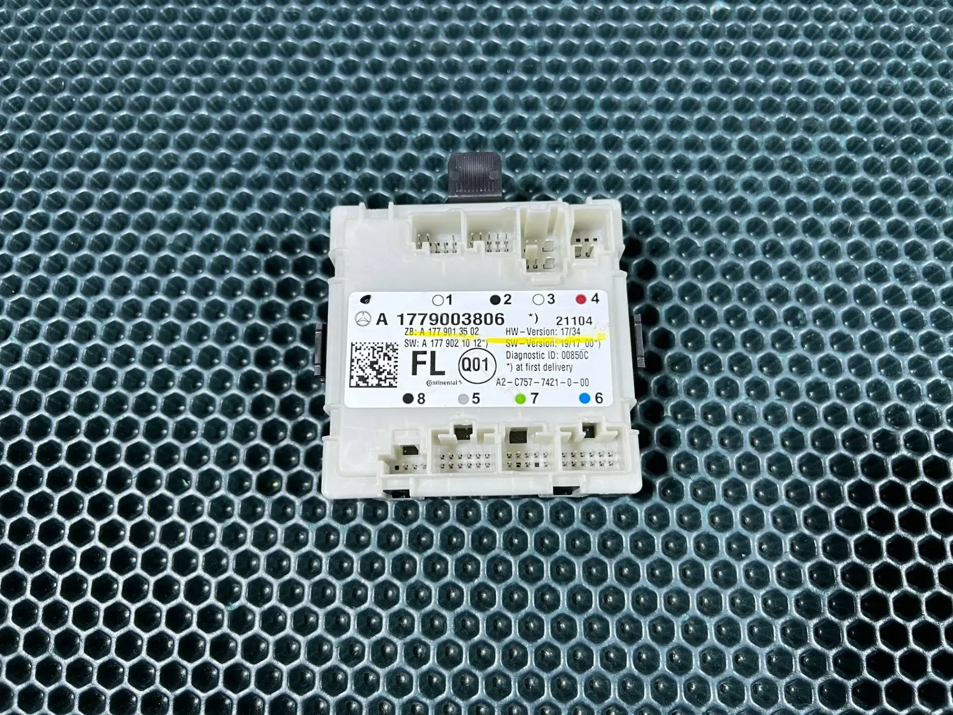 Блок управления двери A1779003806