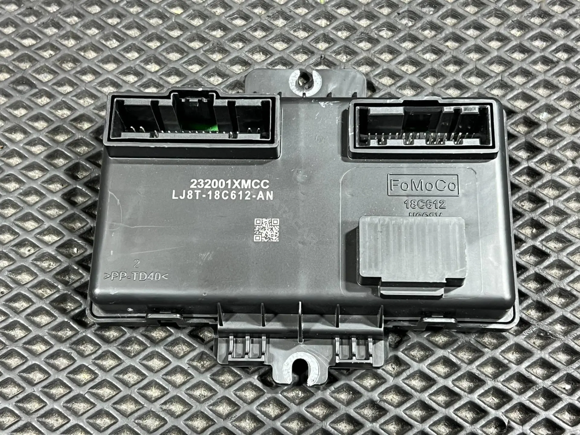 Блок управления климат-контролем LJ8T18C612AN