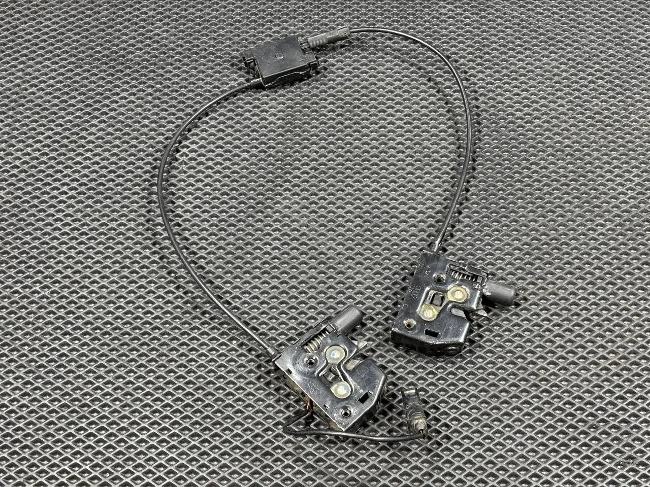 Замок капота 4G0823509C, 4G0823509D
