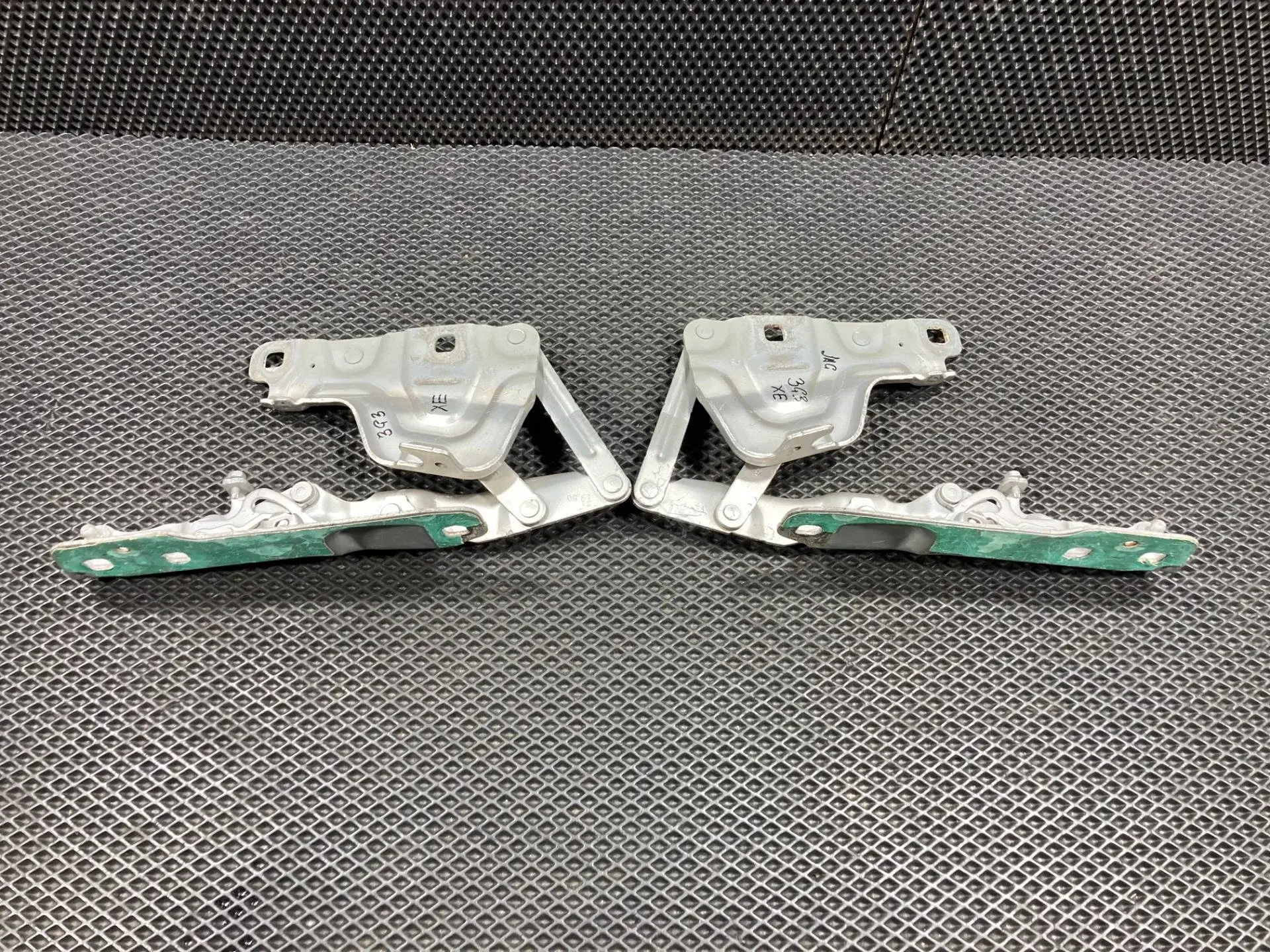 Петля капота GX7316800AE, GX7316801AE, T2H12980