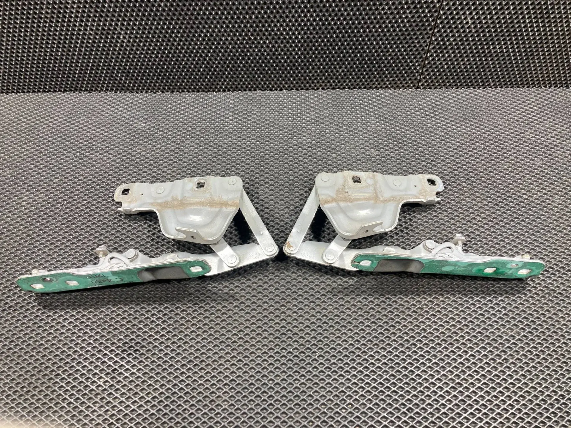 Петля капота GX7316800AE, GX7316801AE, T2H12980