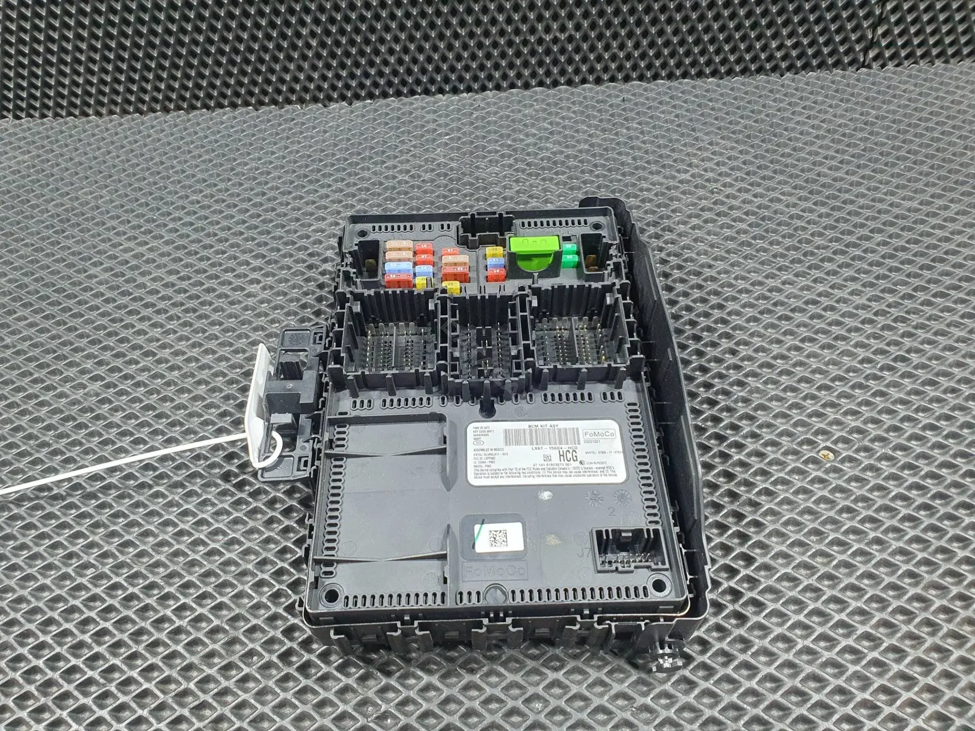 Блок управления BCM LX6T15604HCG