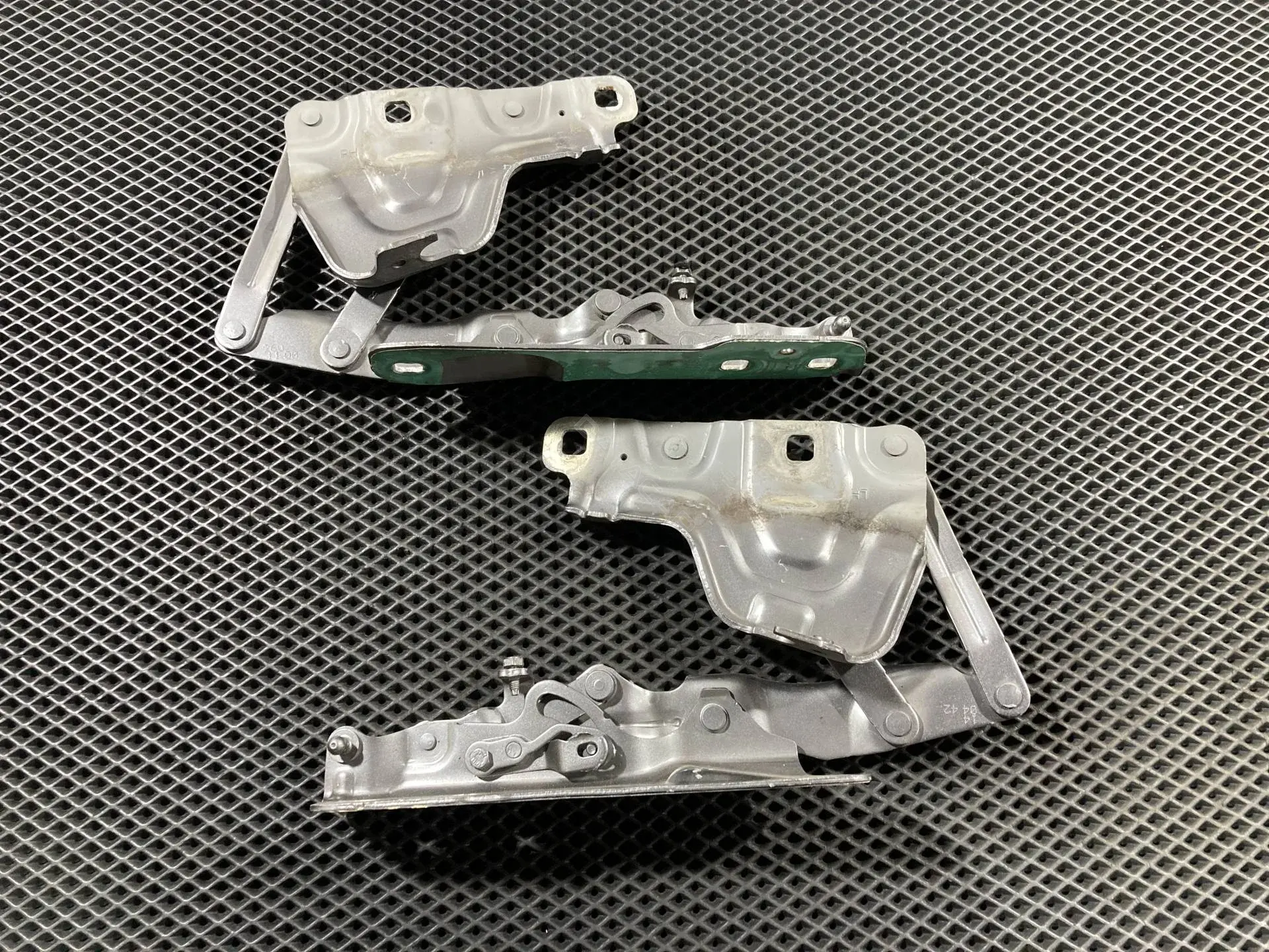 Петля капота GX7316800AE, GX7316801AE, T2H12980