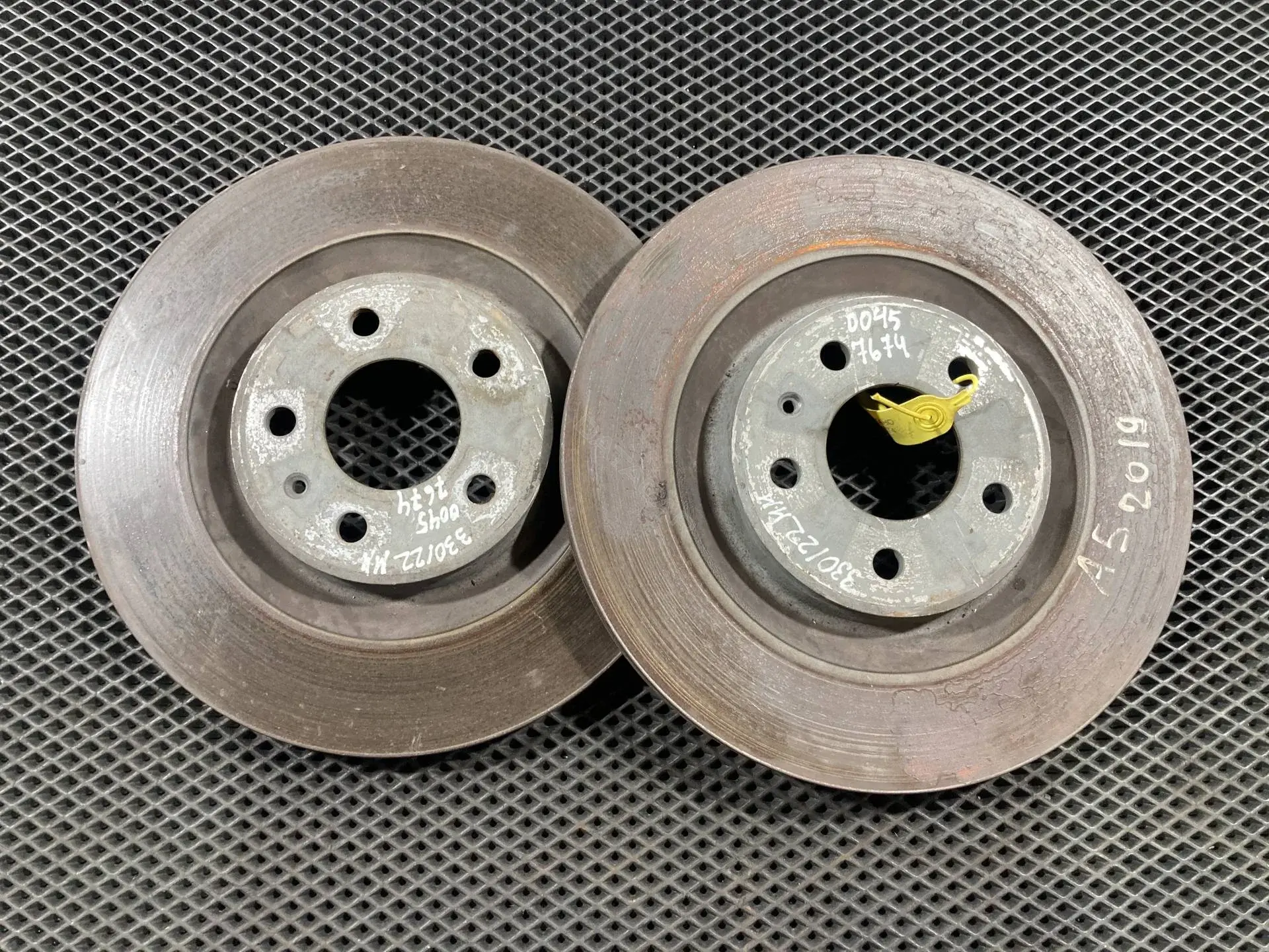 Тормозные диски 8W0615601K
