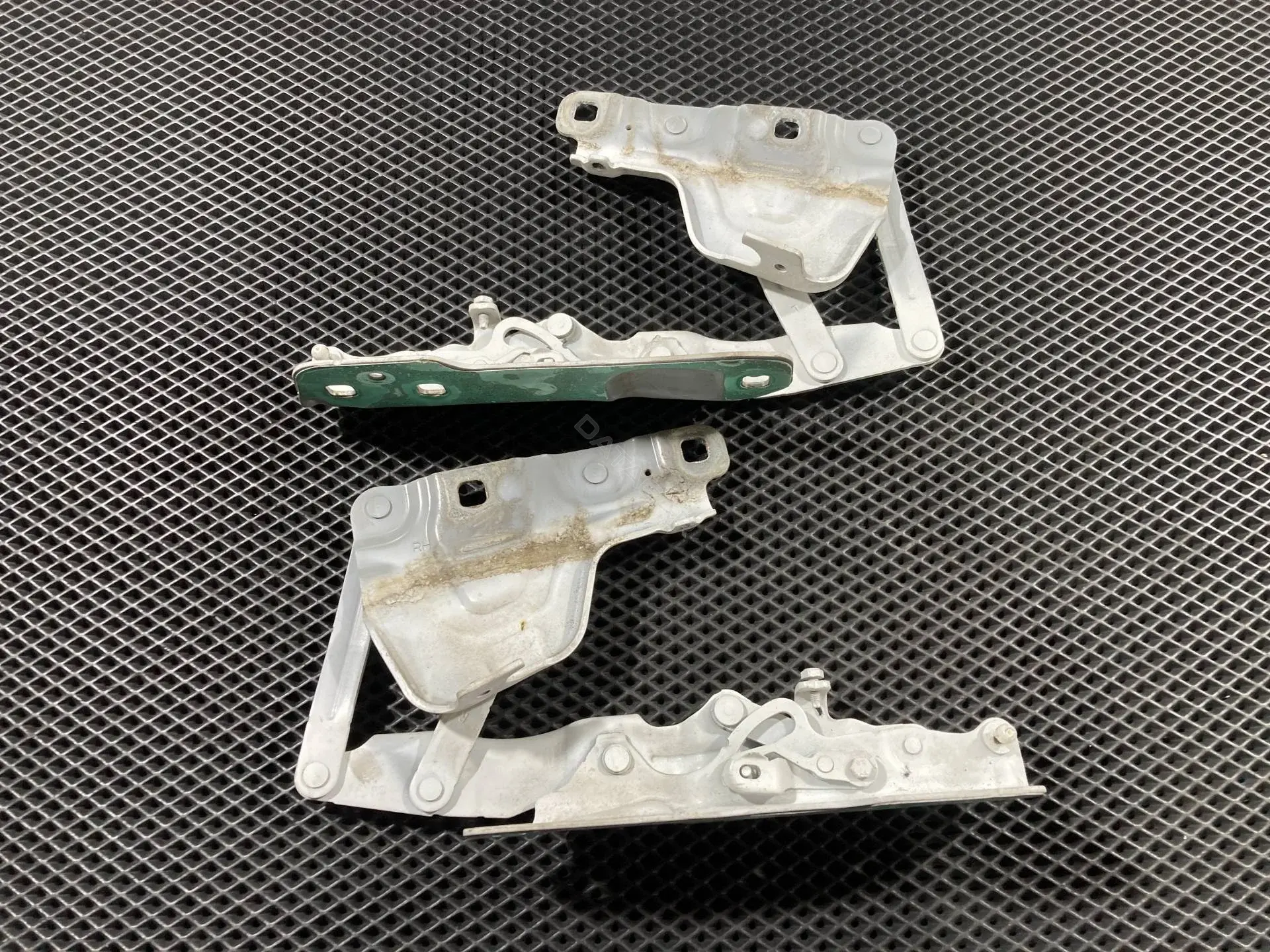 Петля капота GX7316800AE, GX7316801AE, T2H12980