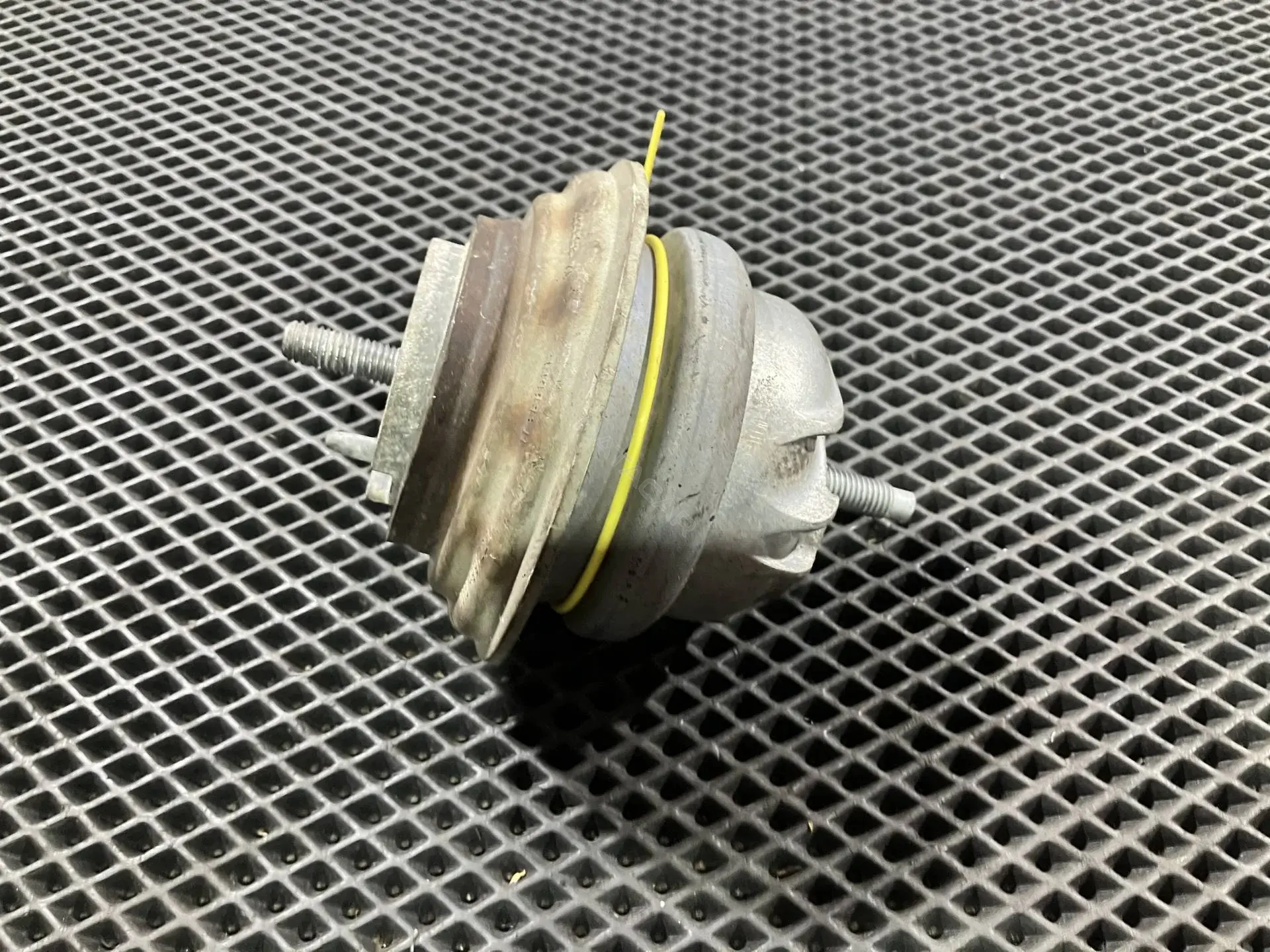 Подушка двигателя (Опора) 8W836A003BA, C2P17845