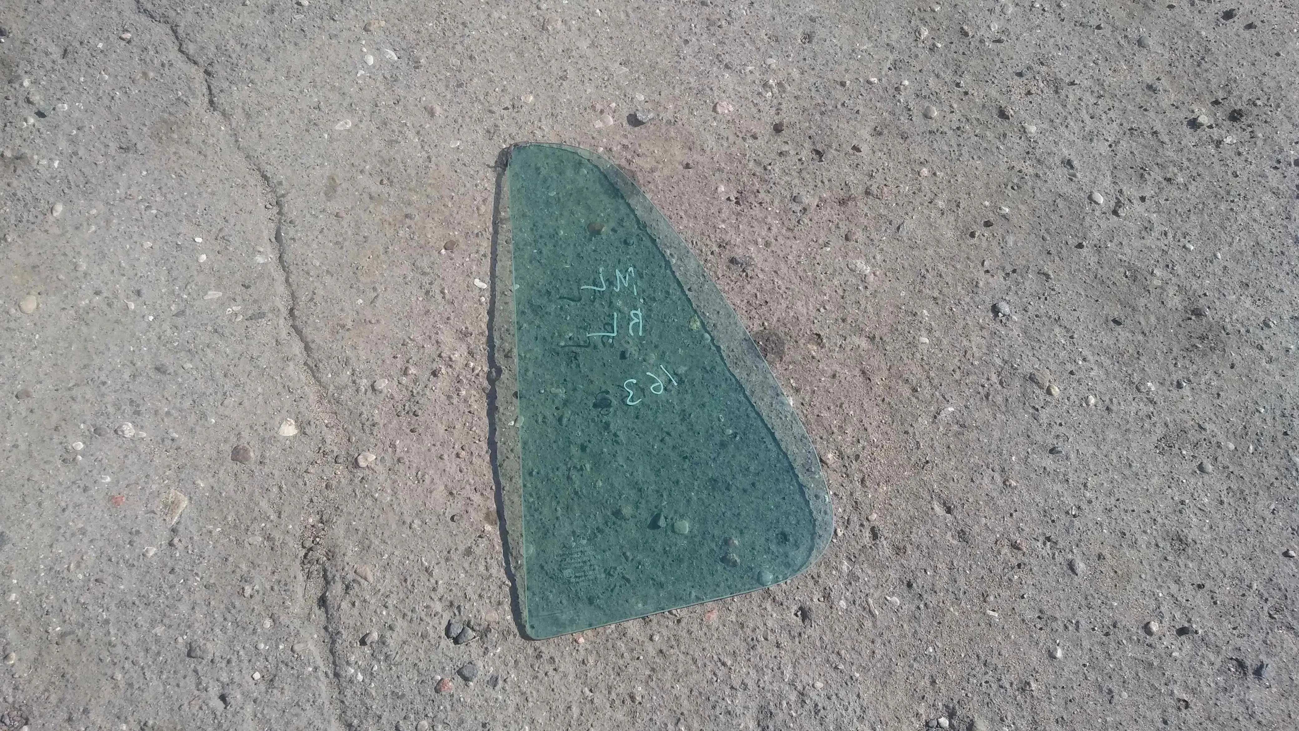 Форточка задняя левая A1637350109, A1637350909, A163735ZL