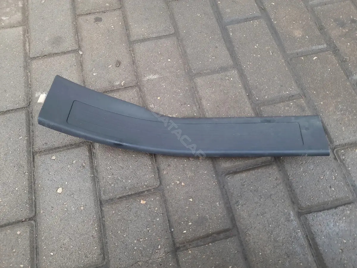 Накладка на порог 1646801235, A1646801235