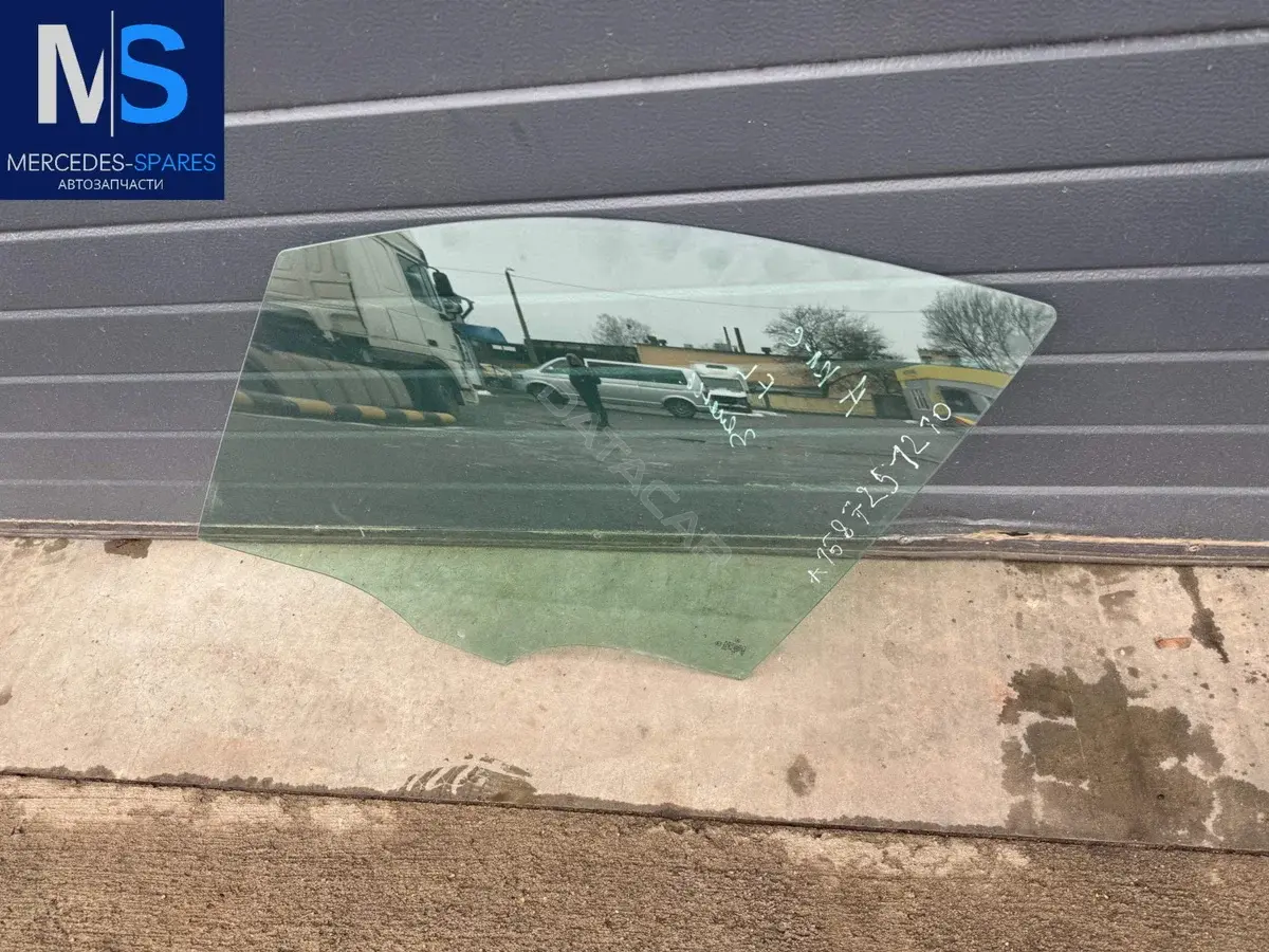 Стекло двери A1687250210, A1687251210