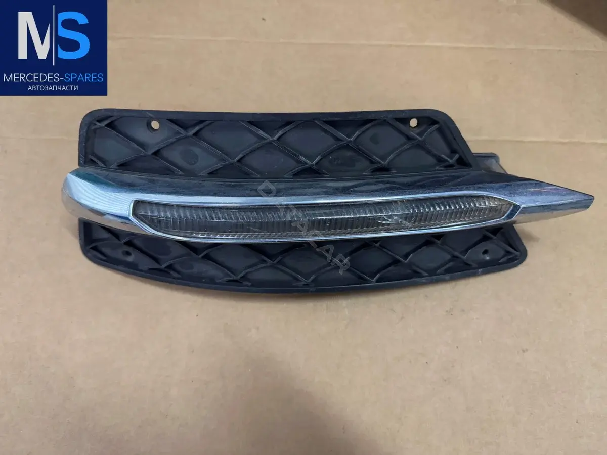 Рамка фары противотуманной 2048851353, 2049068900, A2048851353